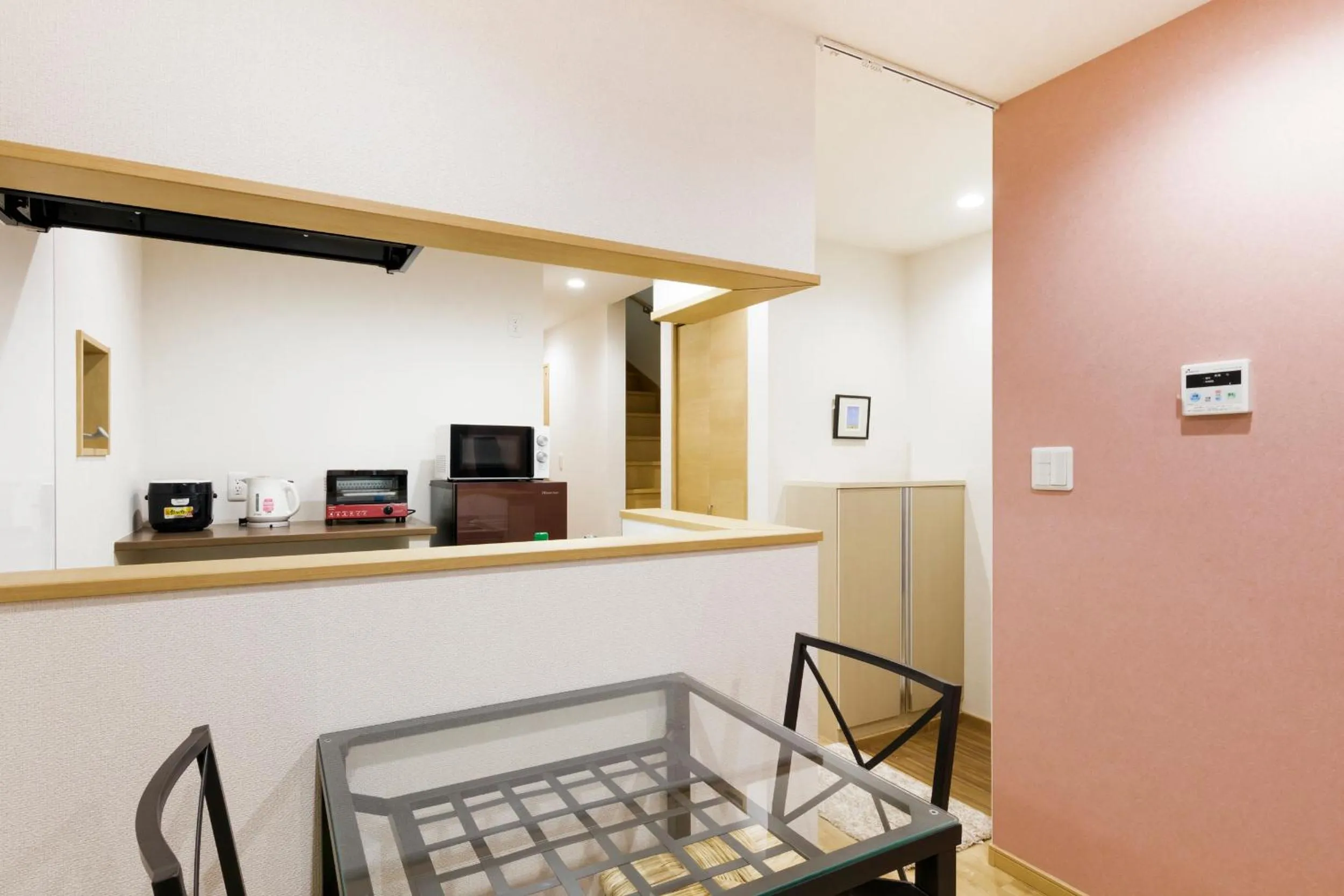 Crescent Moon Nakanoshimbashi