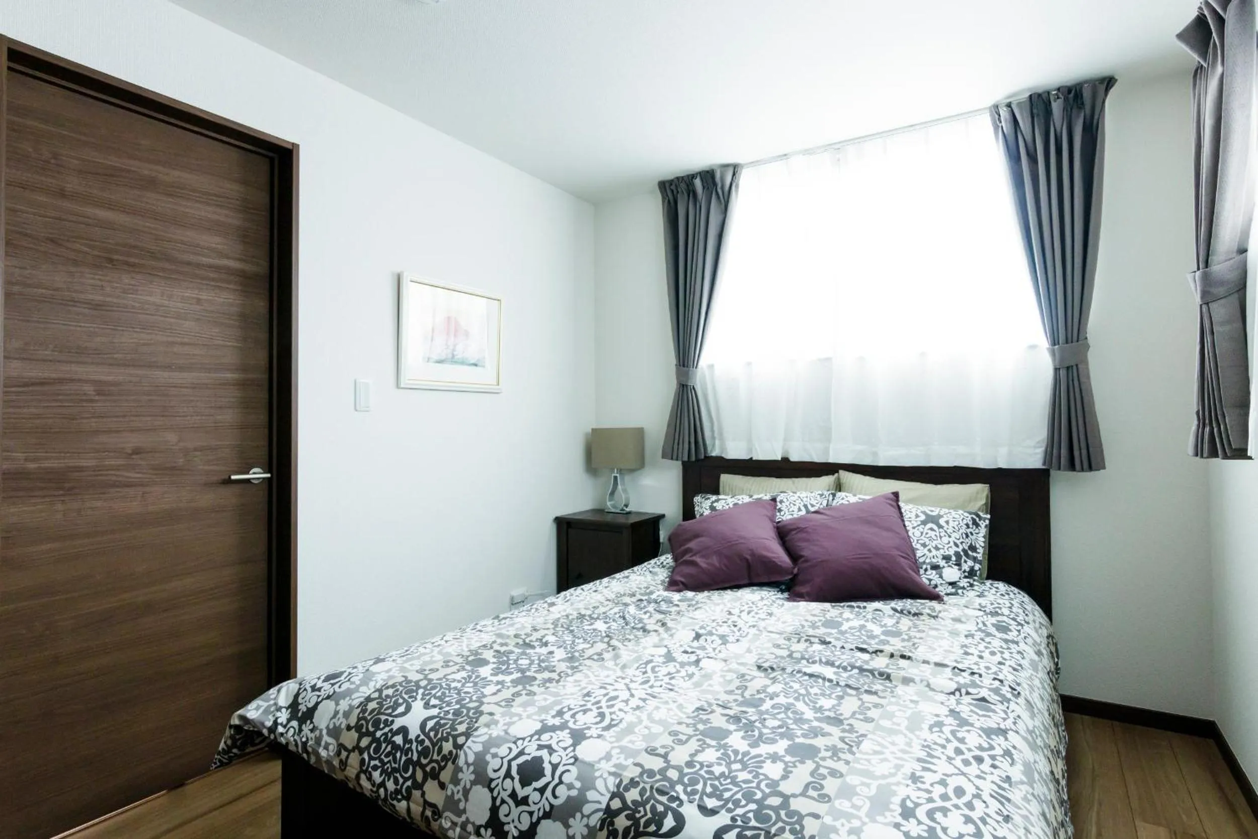 Bed in Crescent Moon Nakanoshimbashi