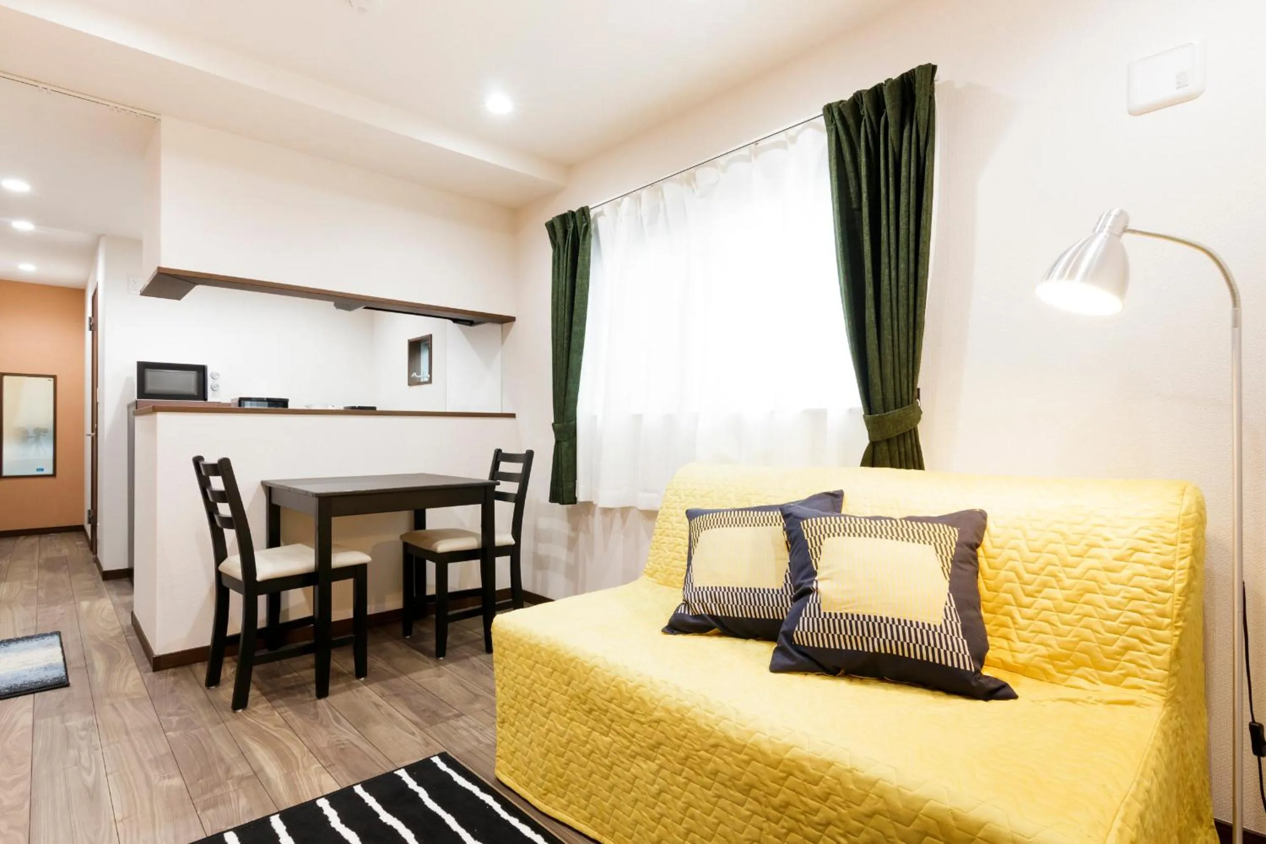 Bed in Crescent Moon Nakanoshimbashi