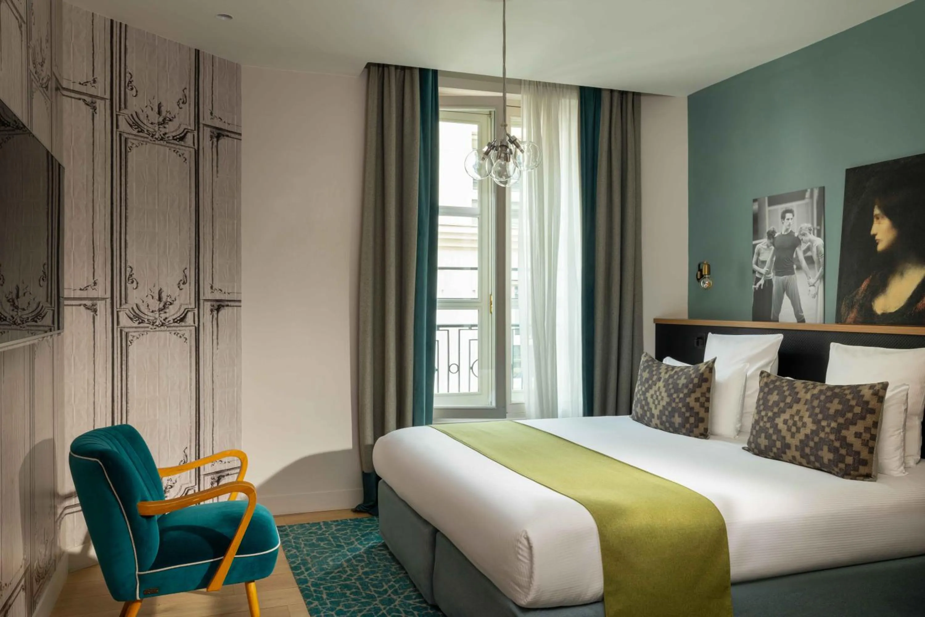 Bedroom, Bed in Lyric Hotel Paris Opera