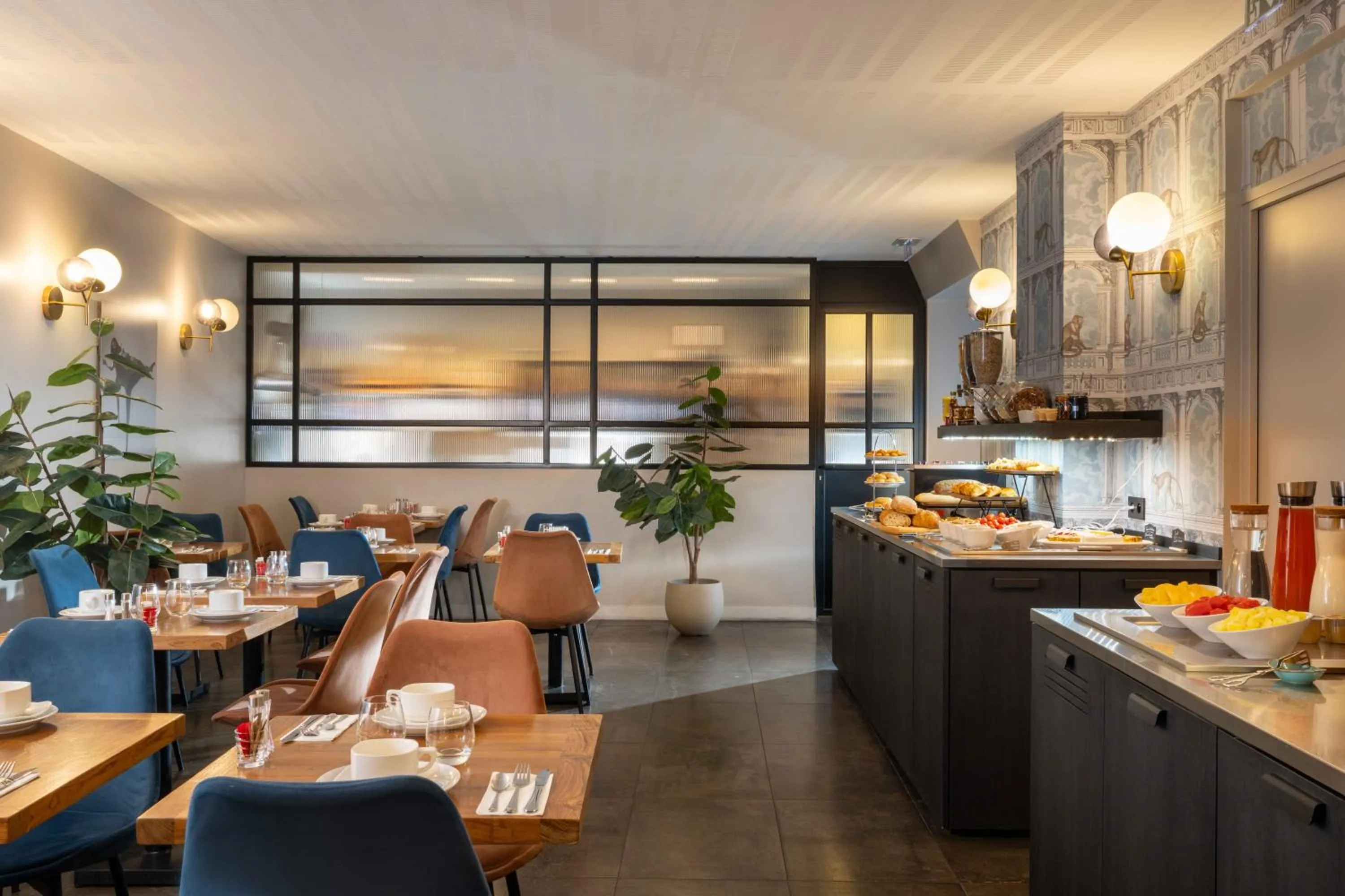 Breakfast in Lyric Hotel Paris Opera