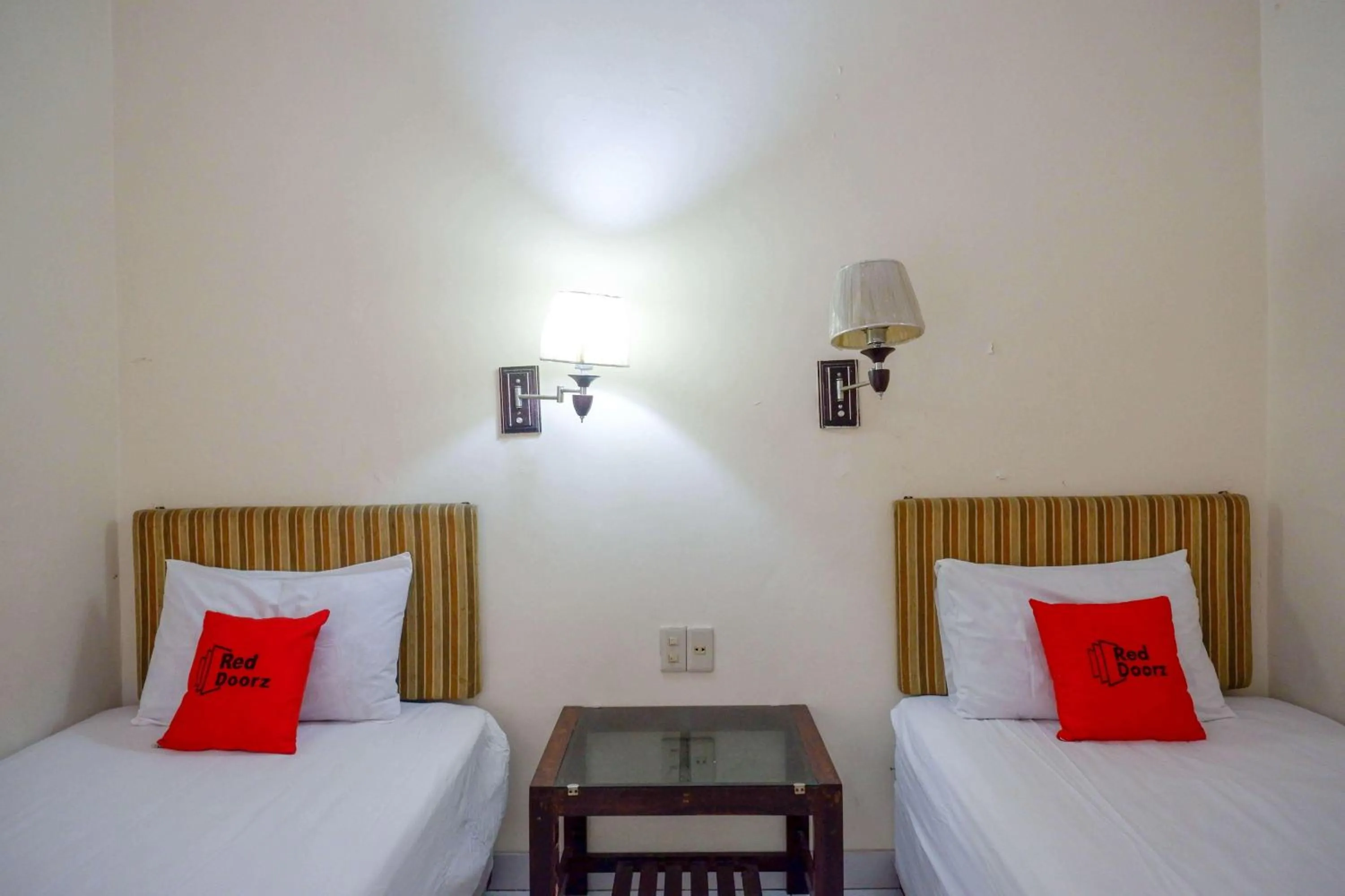 Bedroom, Bed in RedDoorz near Lokawisata Baturaden 2