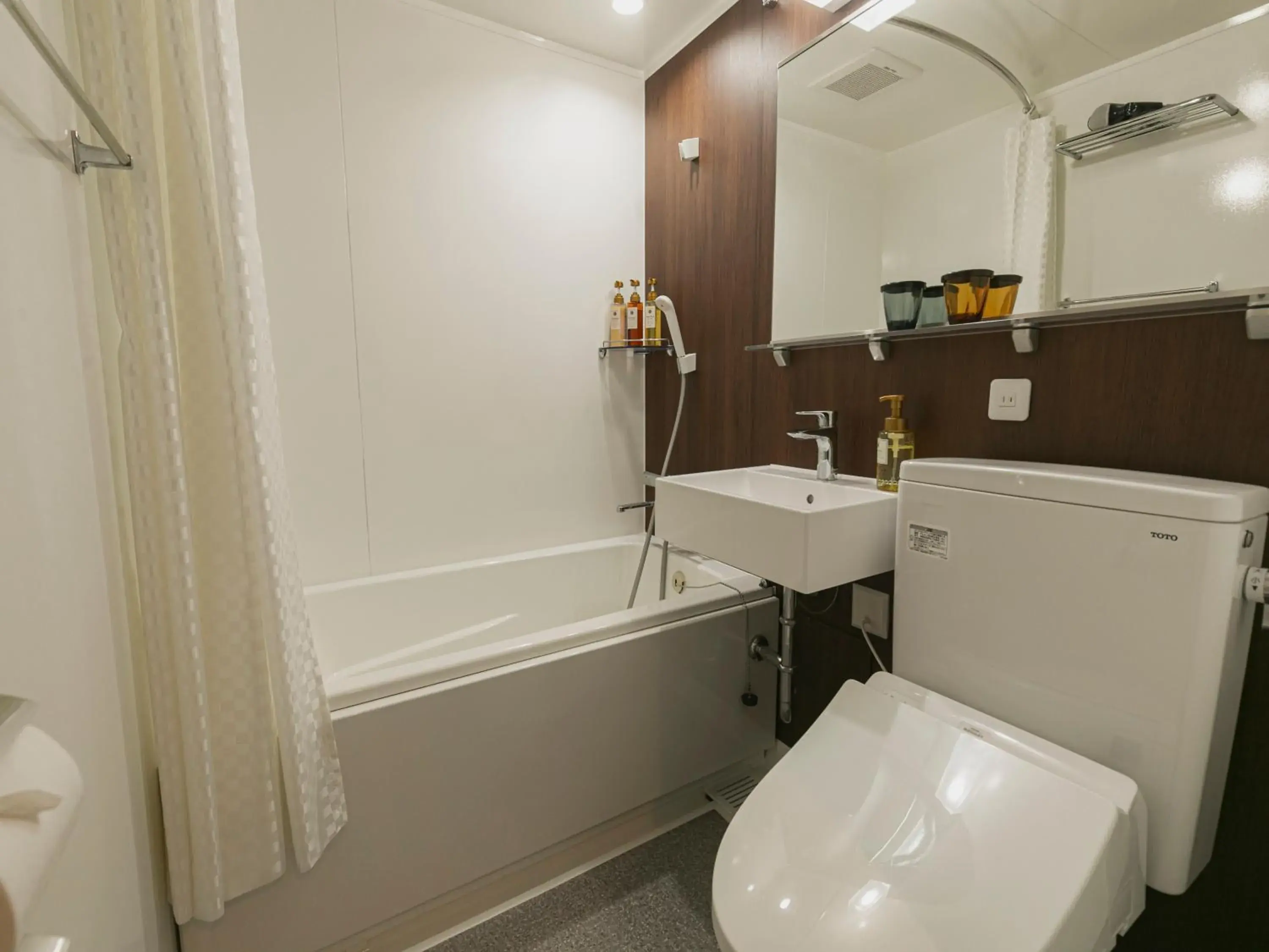 Superior Twin Room in Hotel Arthur KITAHAMA BASE Superior Twin Room in Hotel Arthur KITAHAMA BASE