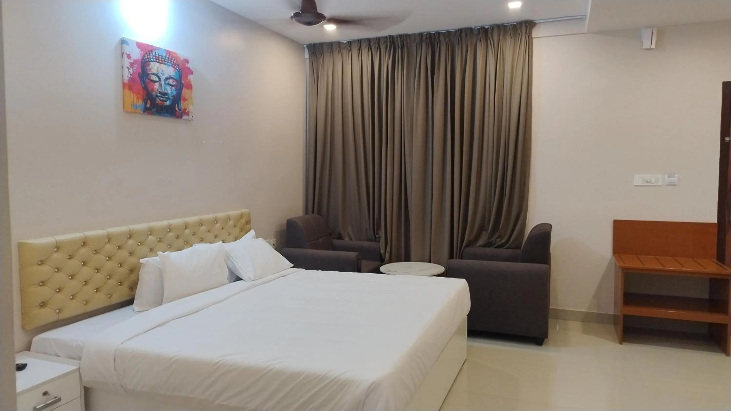 Bed in Gateway Airport Hotel