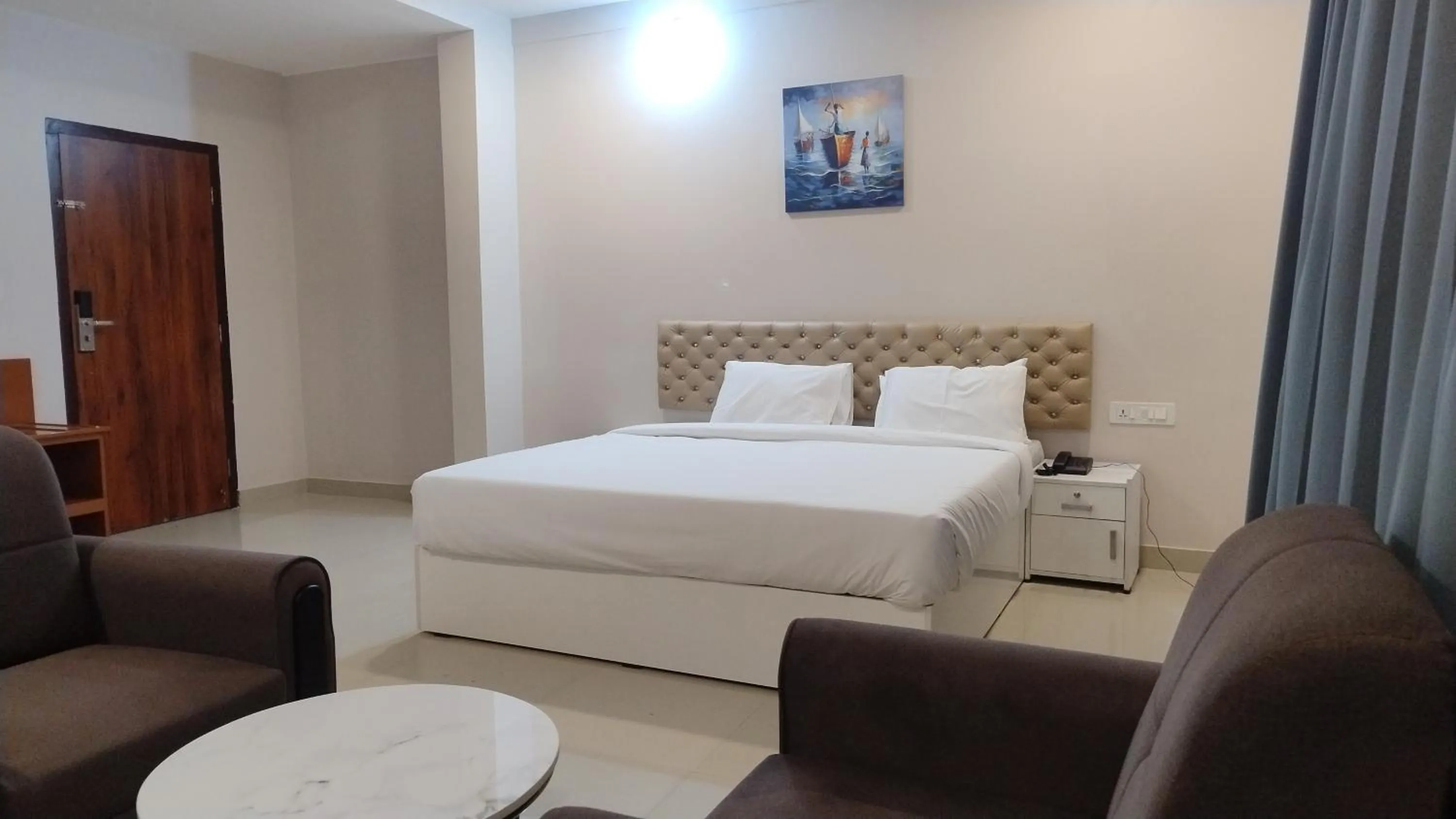 Bed in Gateway Airport Hotel