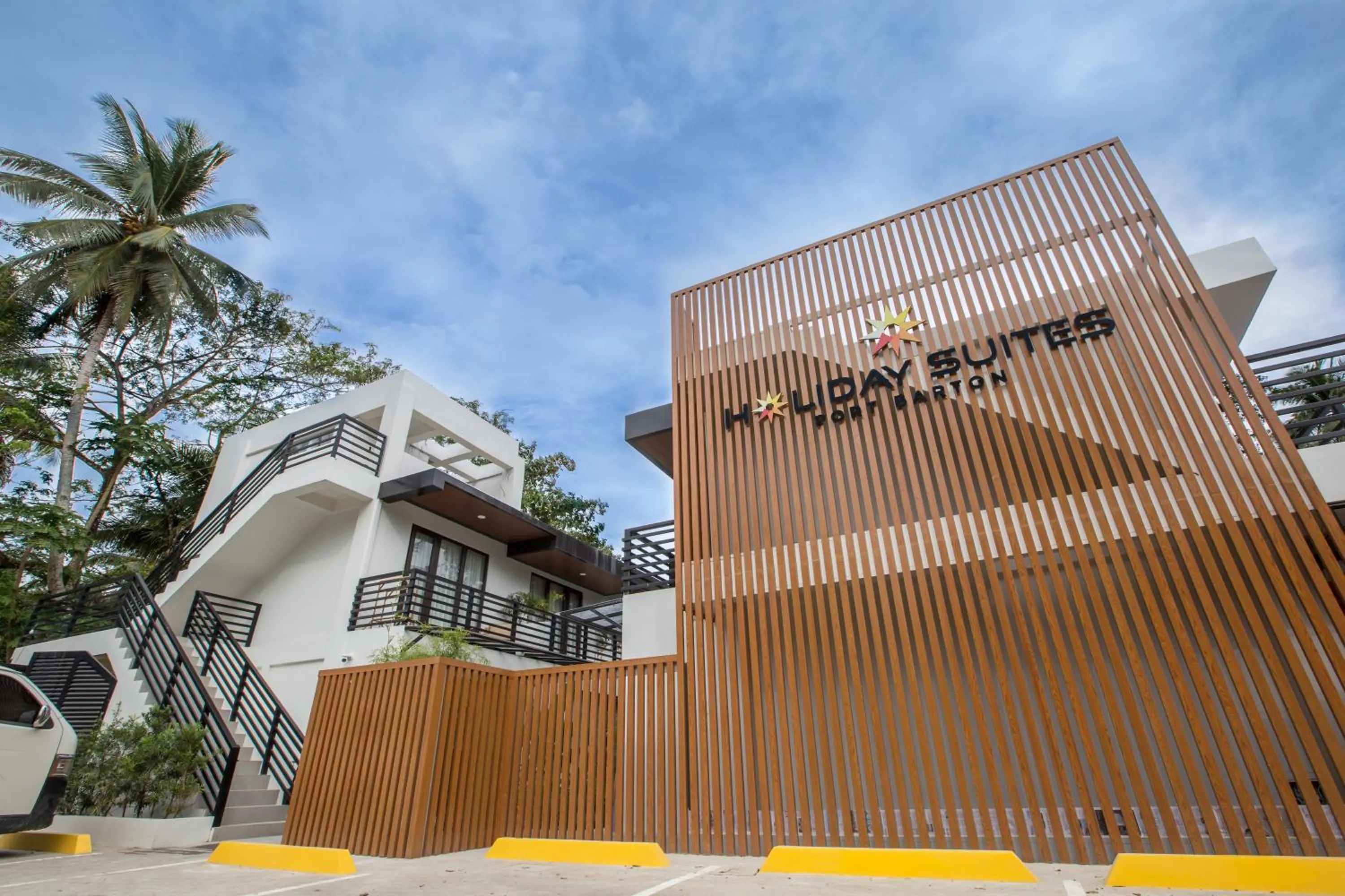 Holiday Suites Port Barton