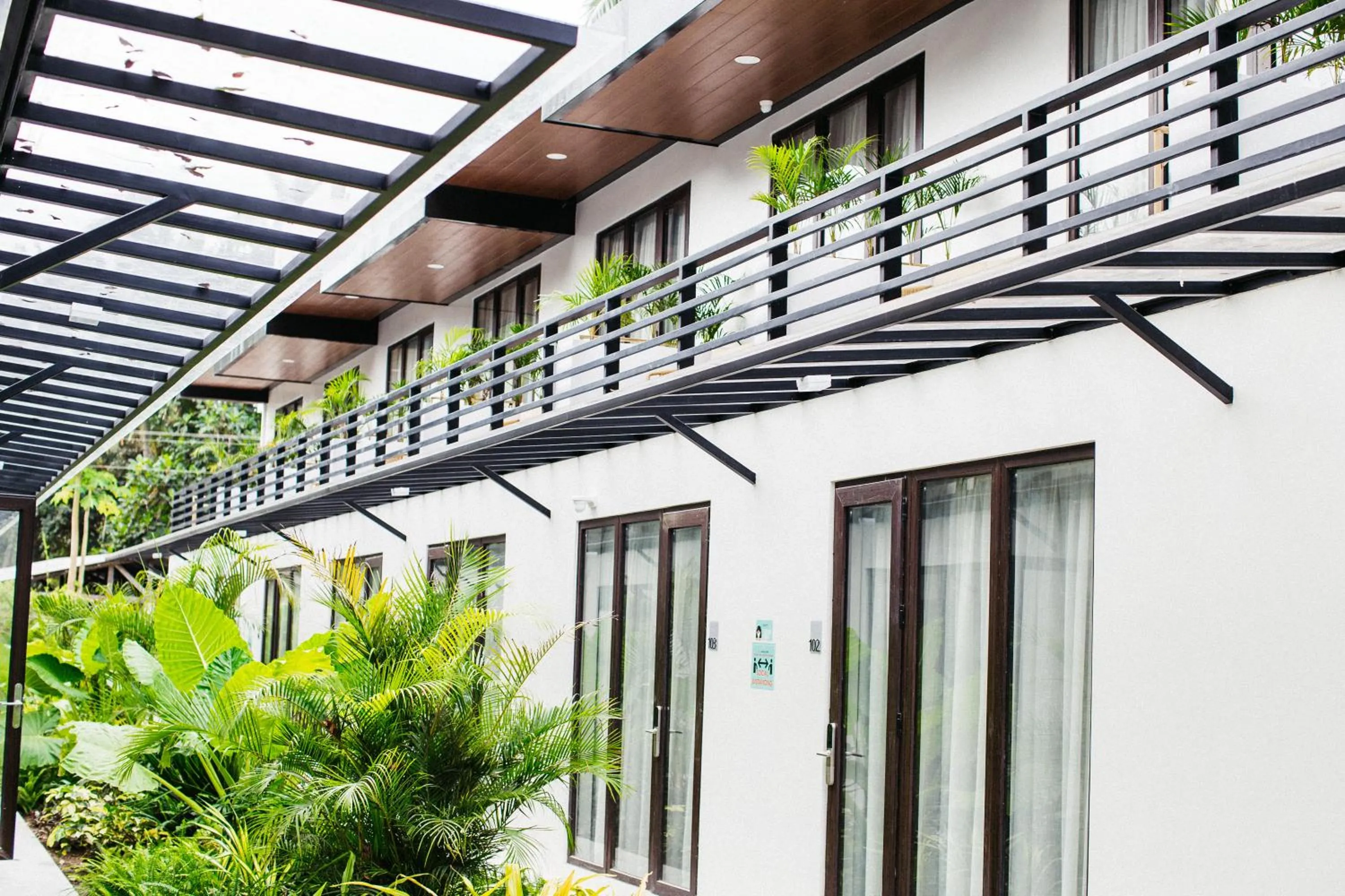 Holiday Suites Port Barton