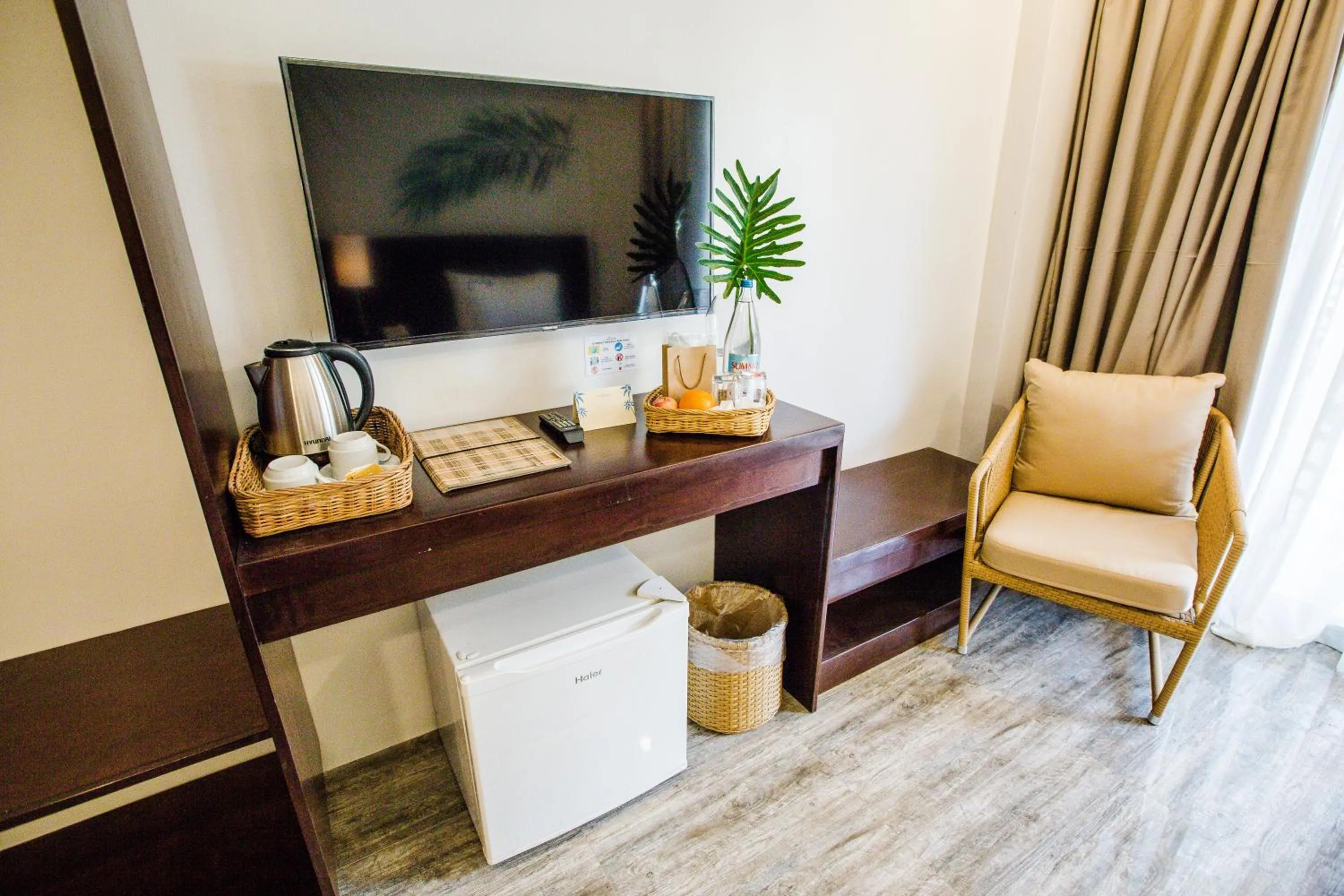 Holiday Suites Port Barton