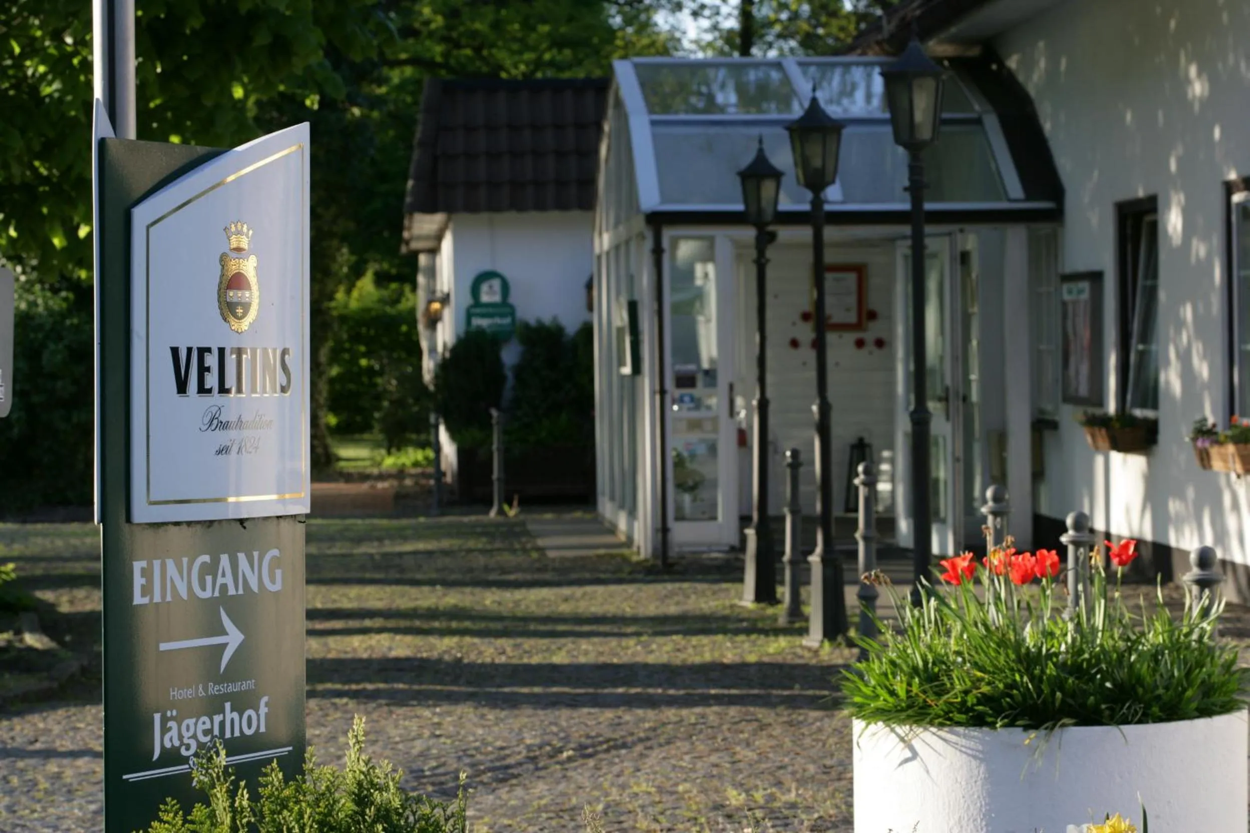 Facade/entrance in Jägerhof