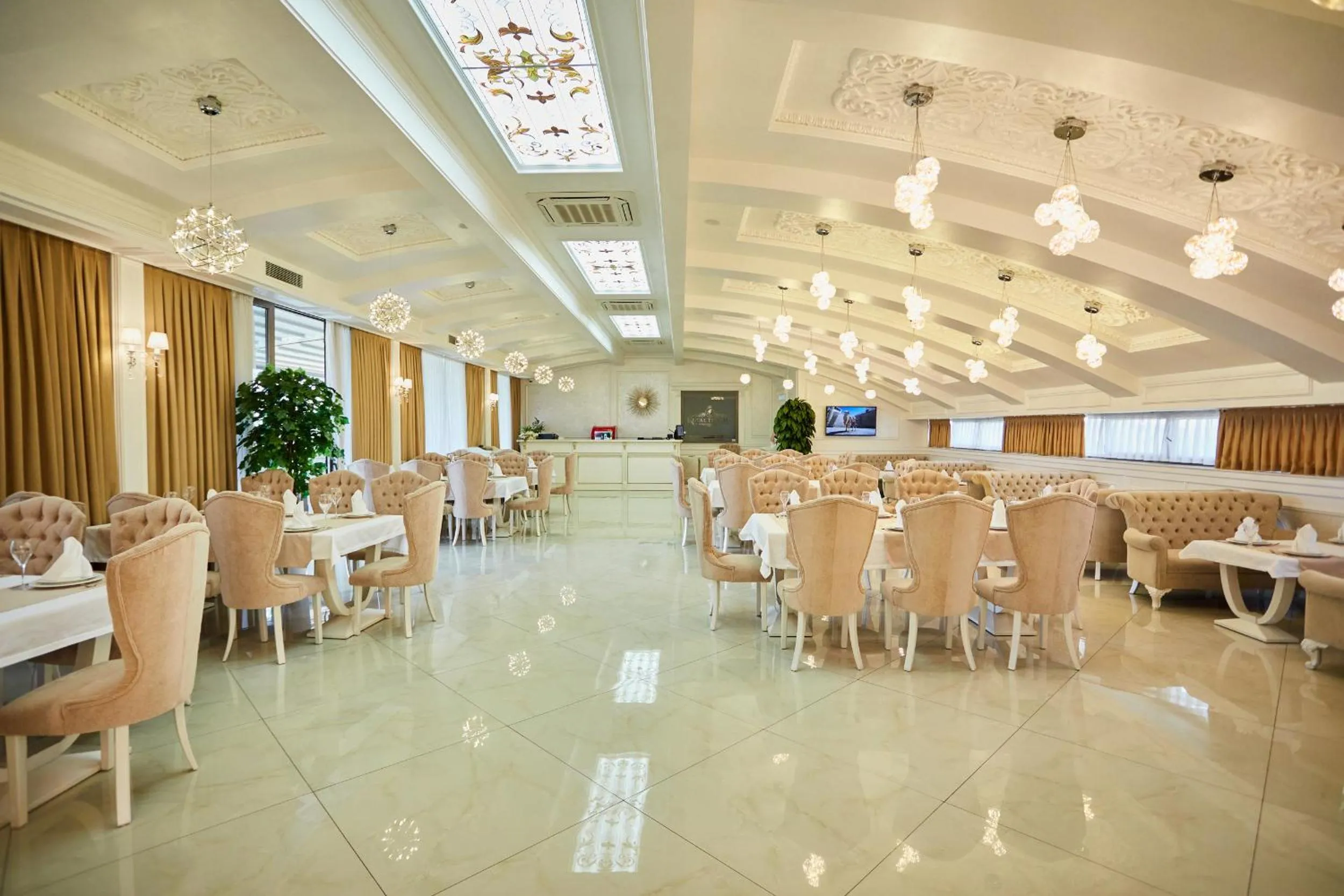 Restaurant/places to eat in Royal Hotel Samarkand