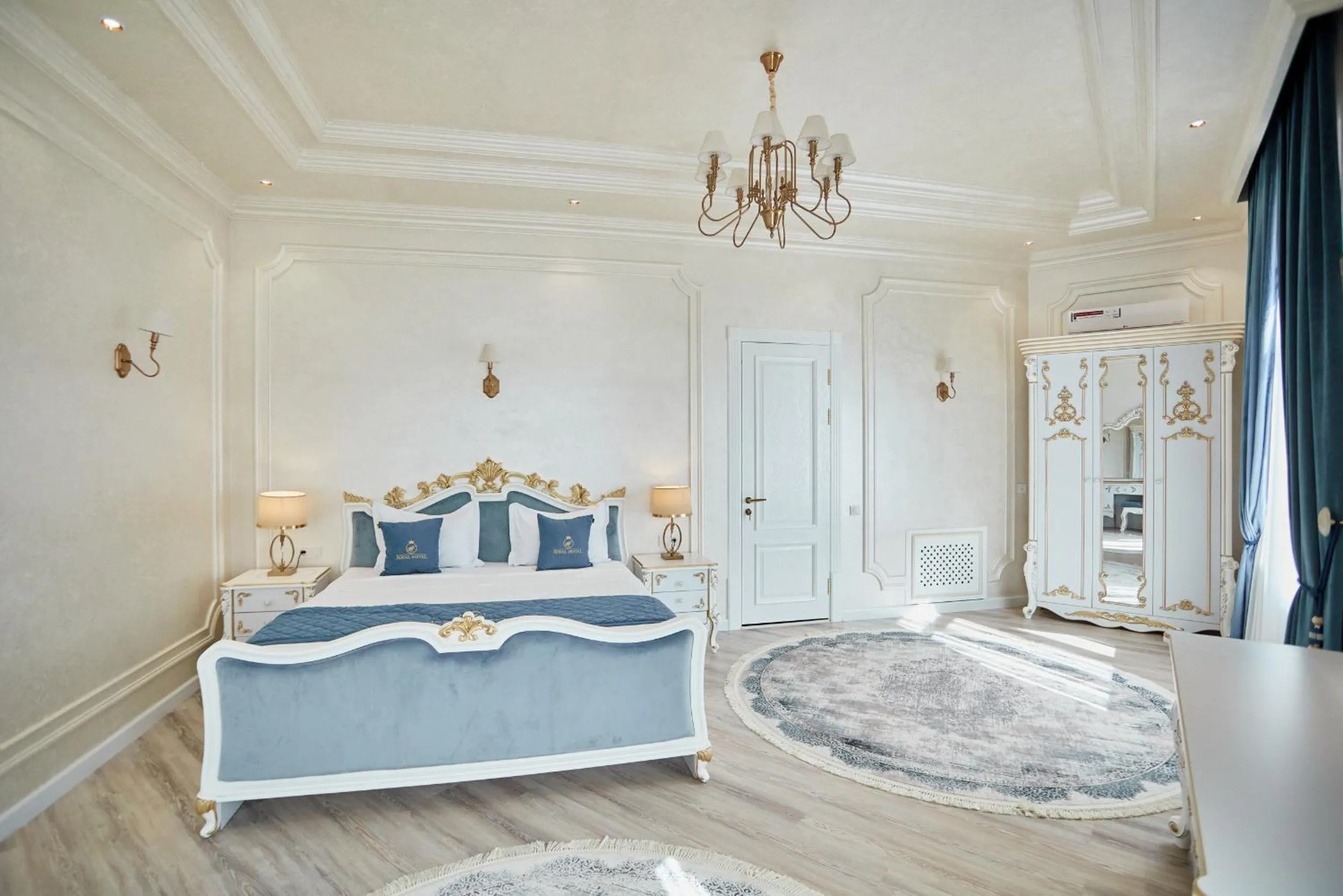 Photo of the whole room, Bed in Royal Hotel Samarkand