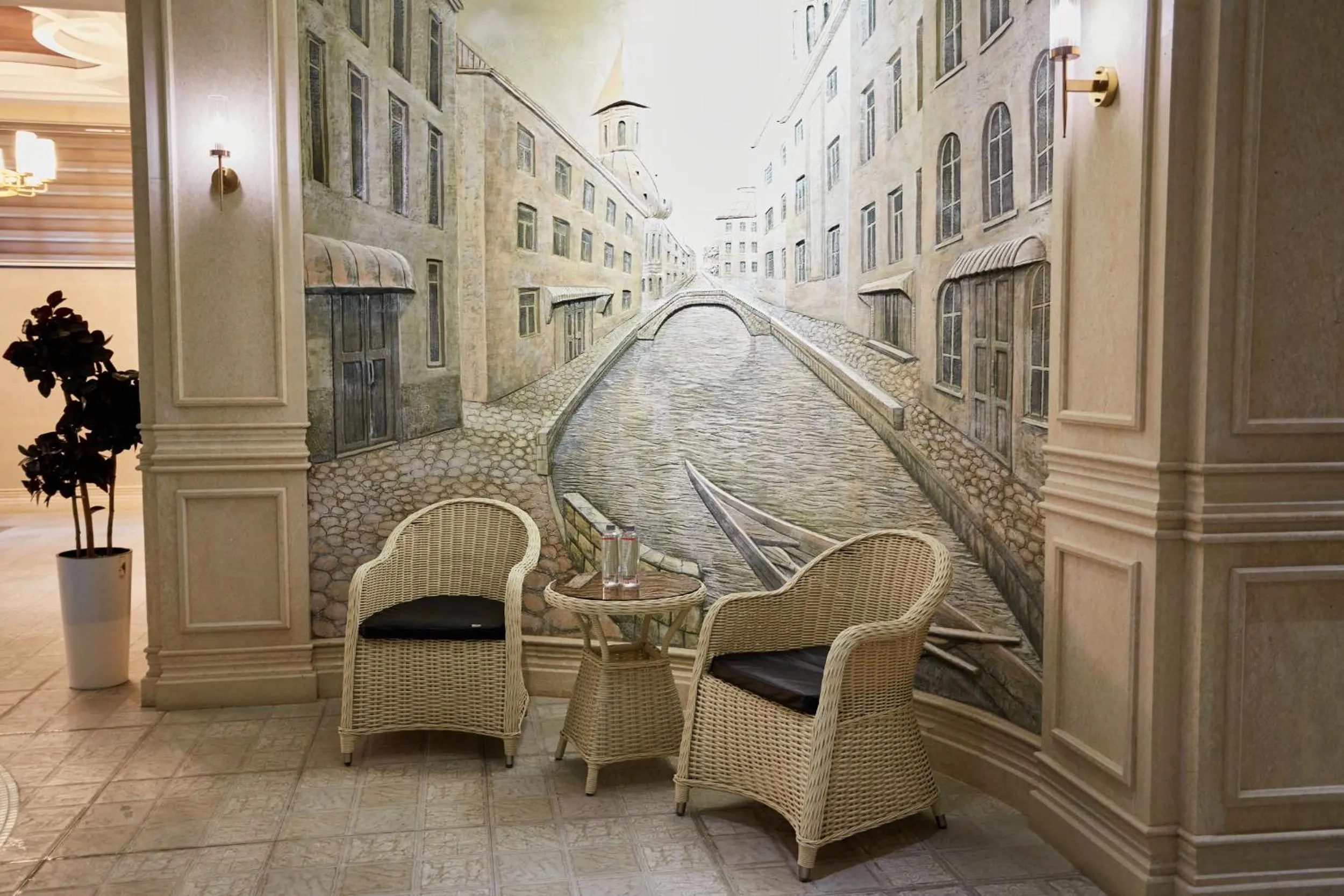 Swimming pool in Royal Hotel Samarkand