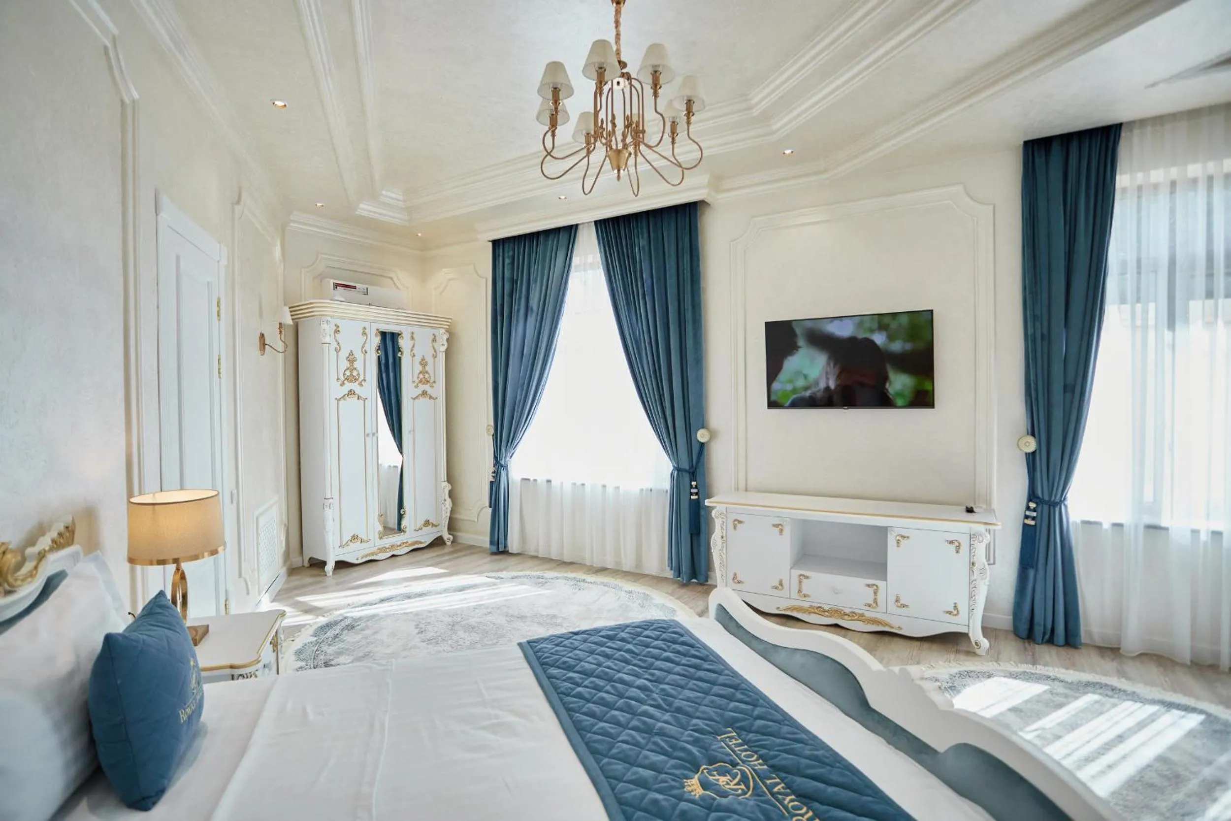 Photo of the whole room, Bed in Royal Hotel Samarkand