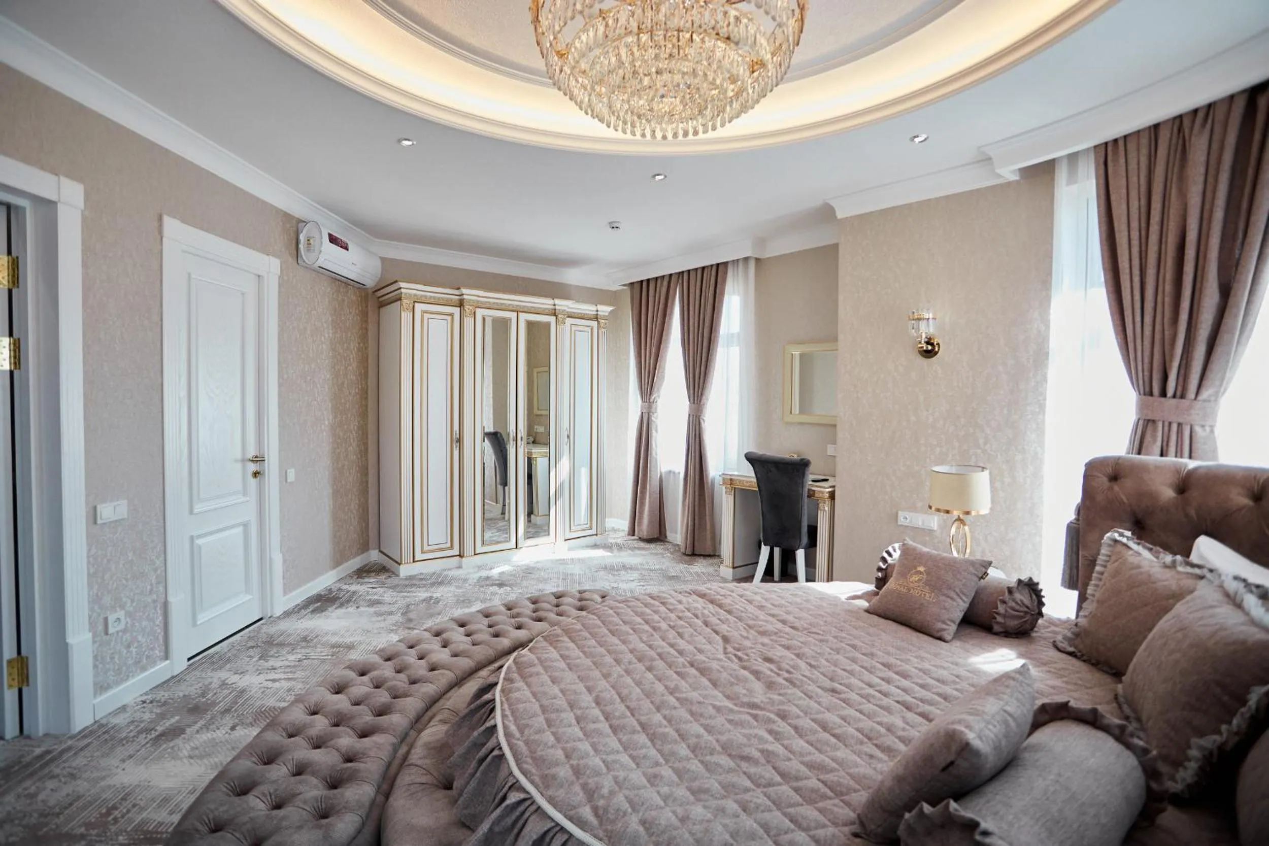 Photo of the whole room, Bed in Royal Hotel Samarkand