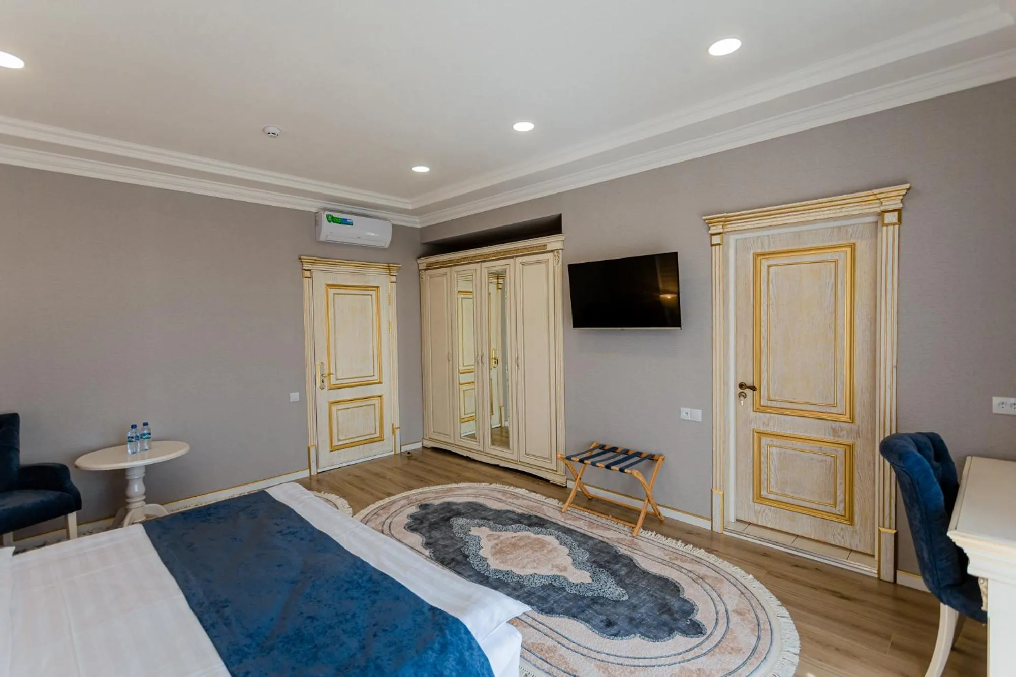 Photo of the whole room, Bed in Royal Hotel Samarkand