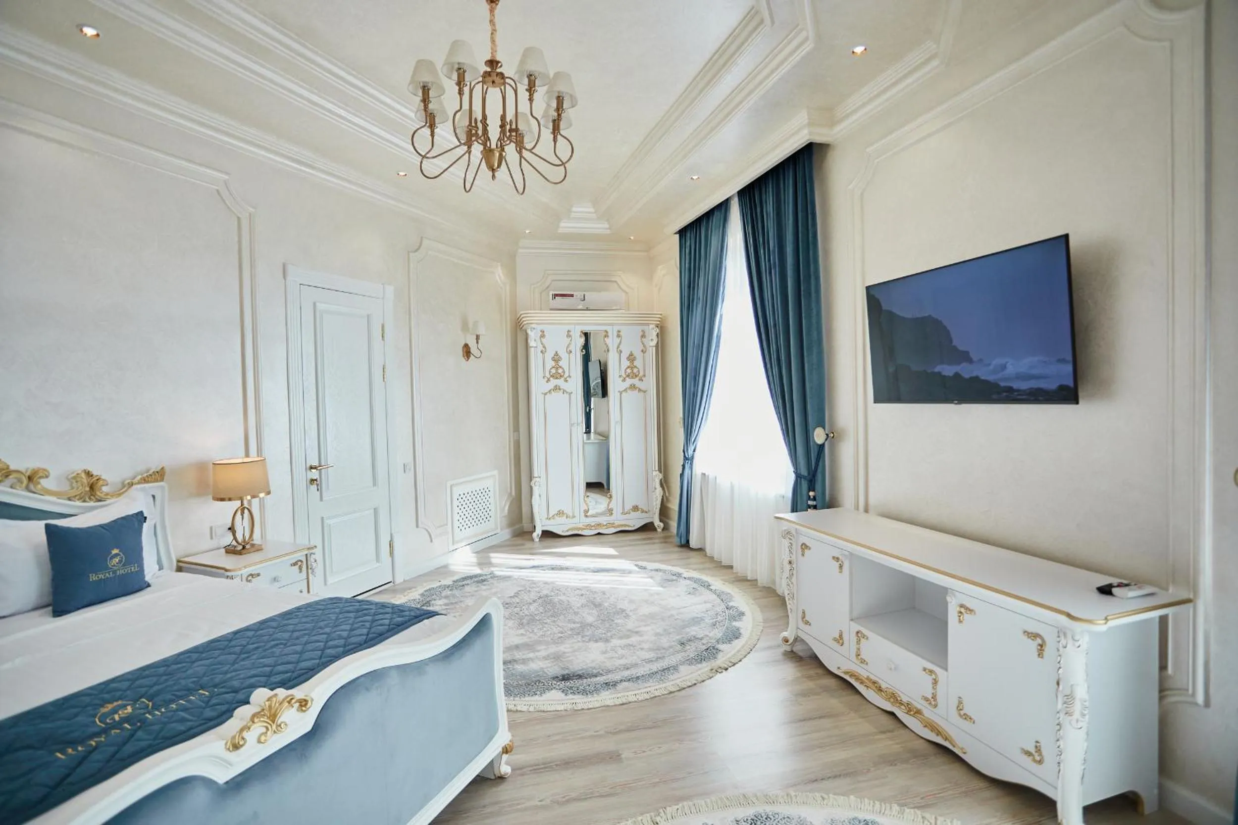 Photo of the whole room, Bed in Royal Hotel Samarkand