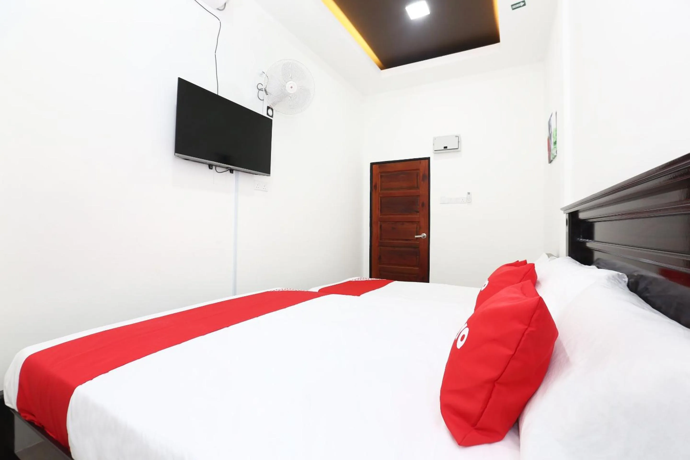 Bedroom, Bed in Hotel O Ady Hotel