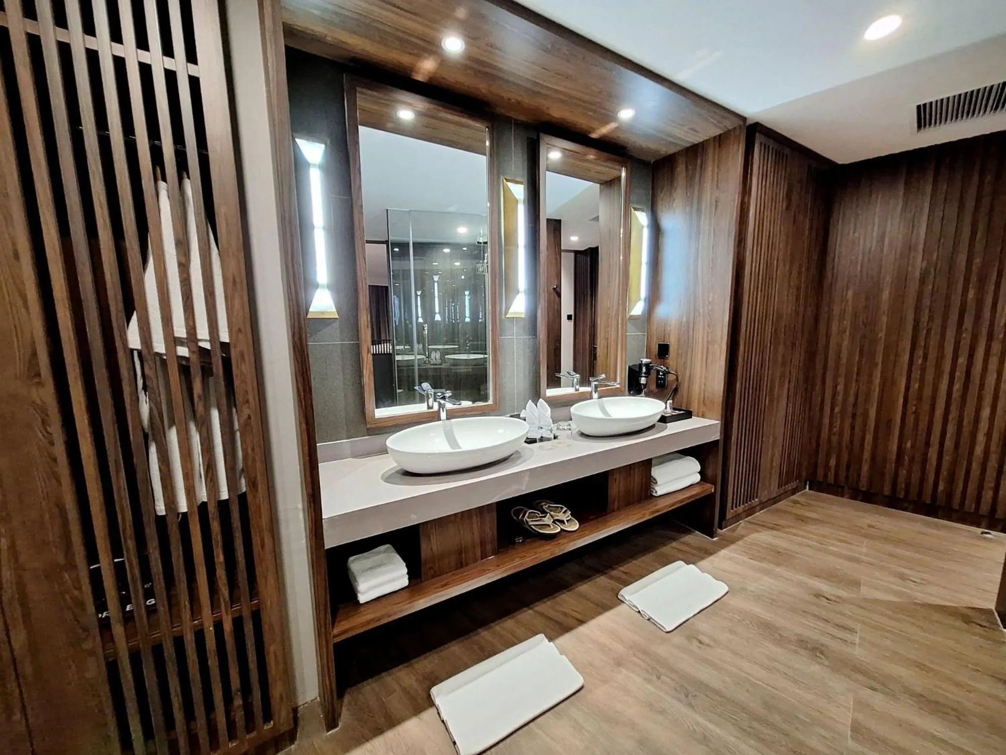 Bathroom in The Balcone Suites & Resort