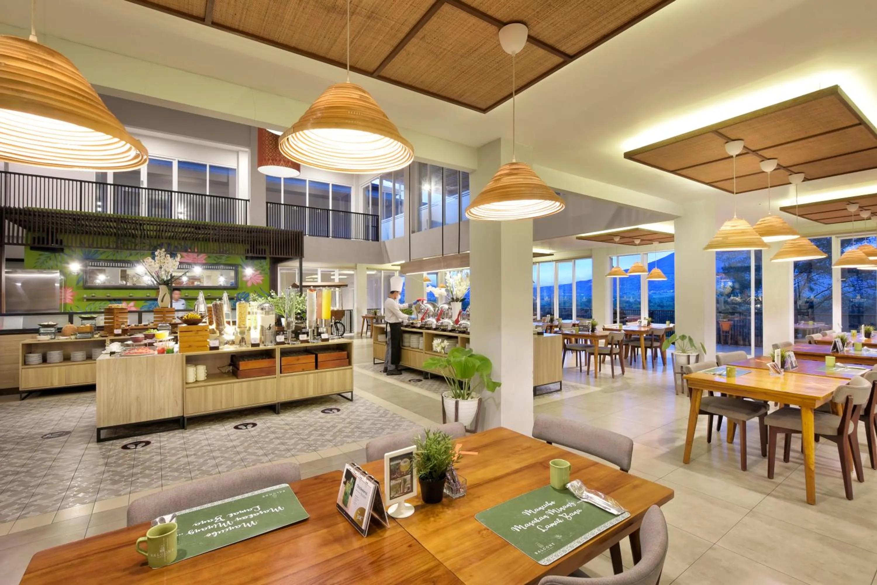 Restaurant/places to eat in The Balcone Suites & Resort