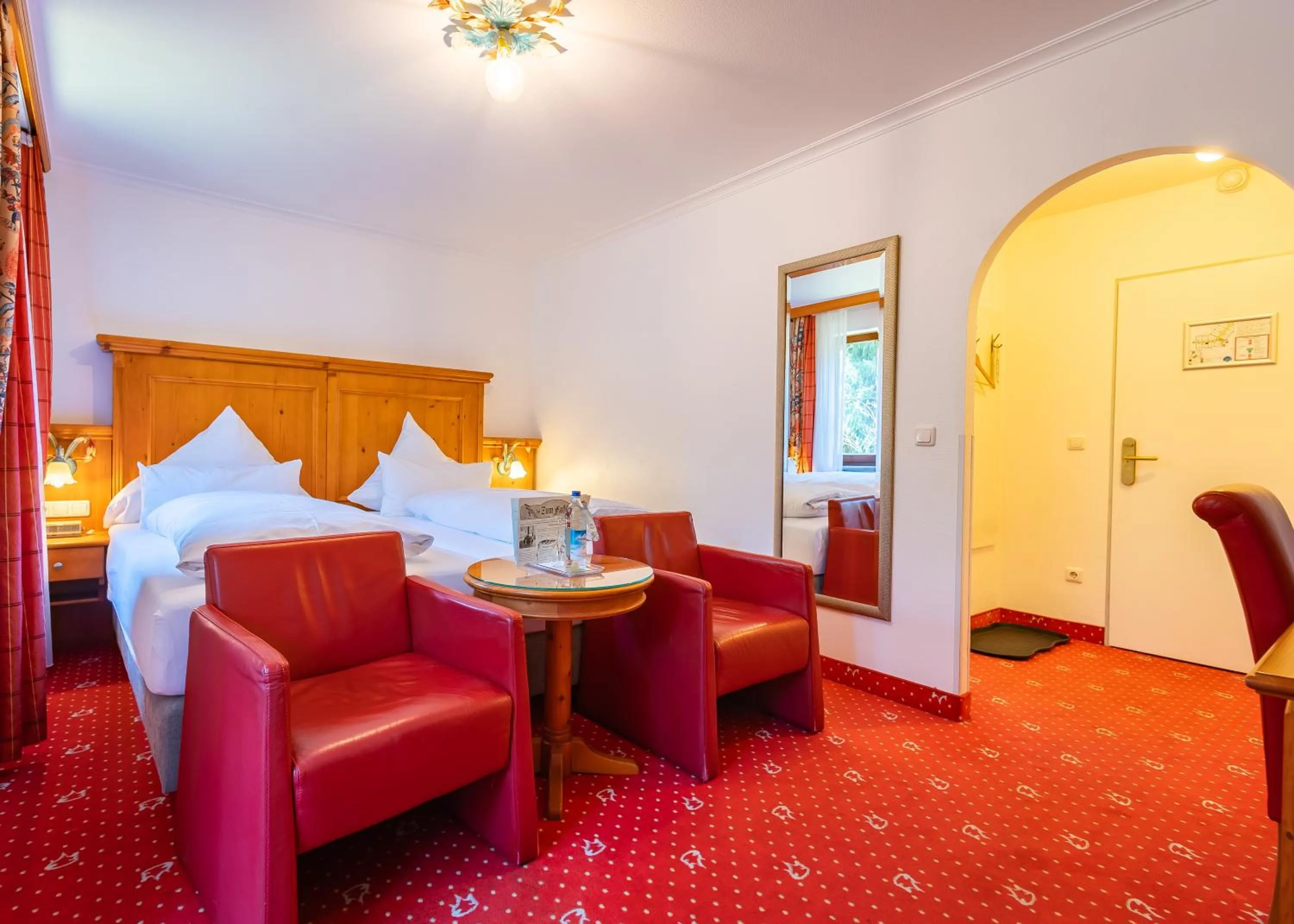 Photo of the whole room, Bed in Alpenhotel Kronprinz