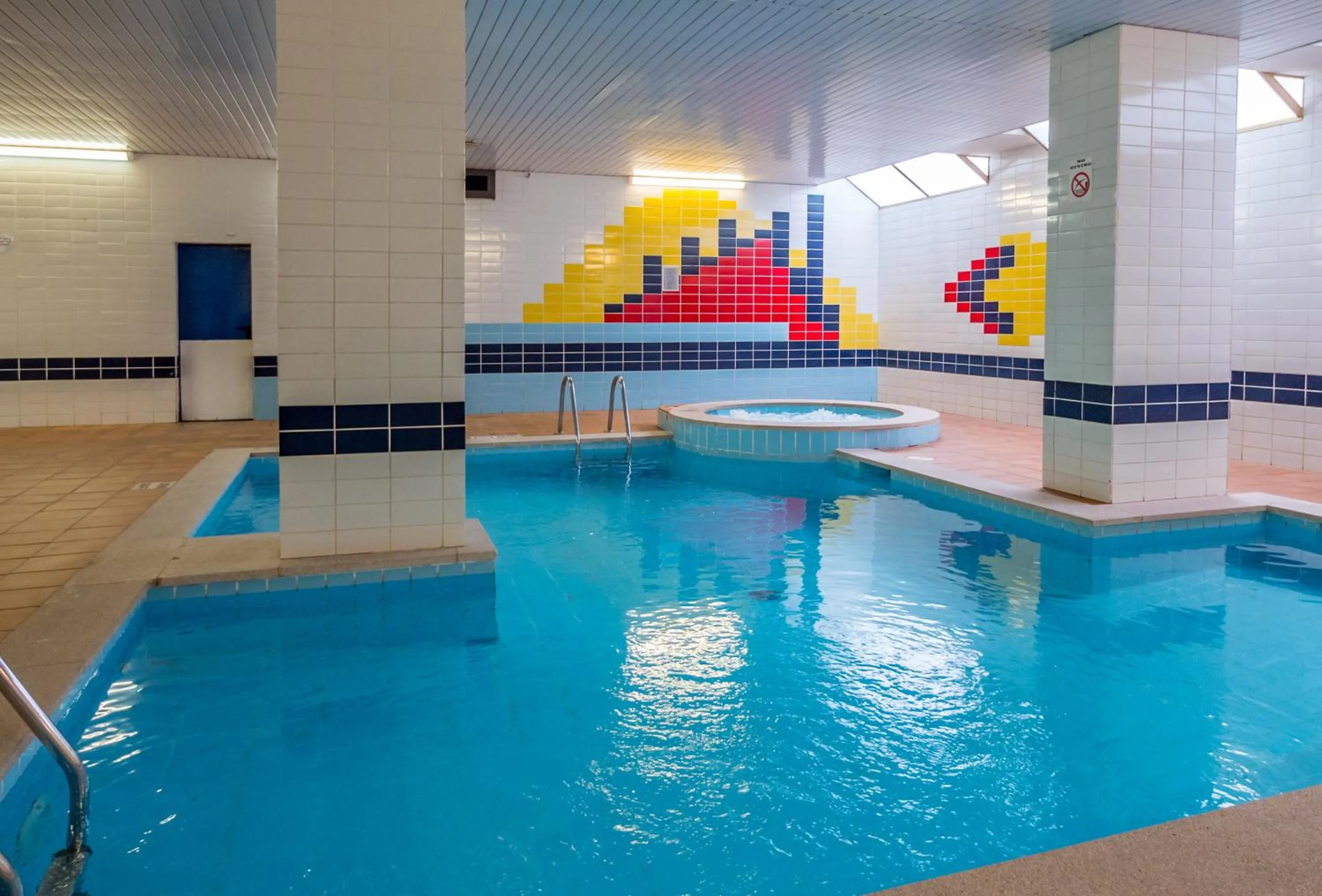 Swimming pool in Golden Avenida Family Suites 4*