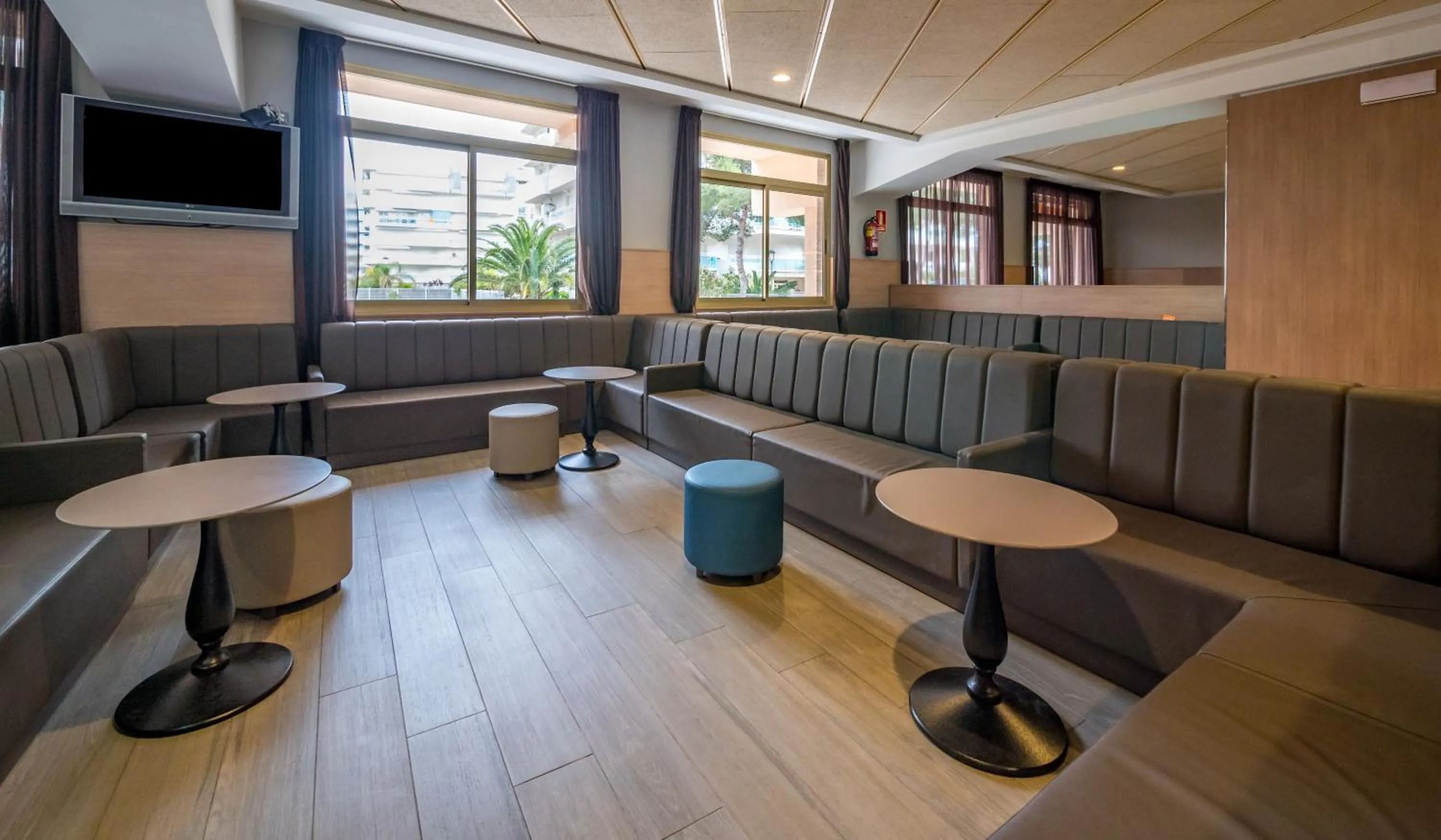 Living room in Golden Avenida Family Suites 4*