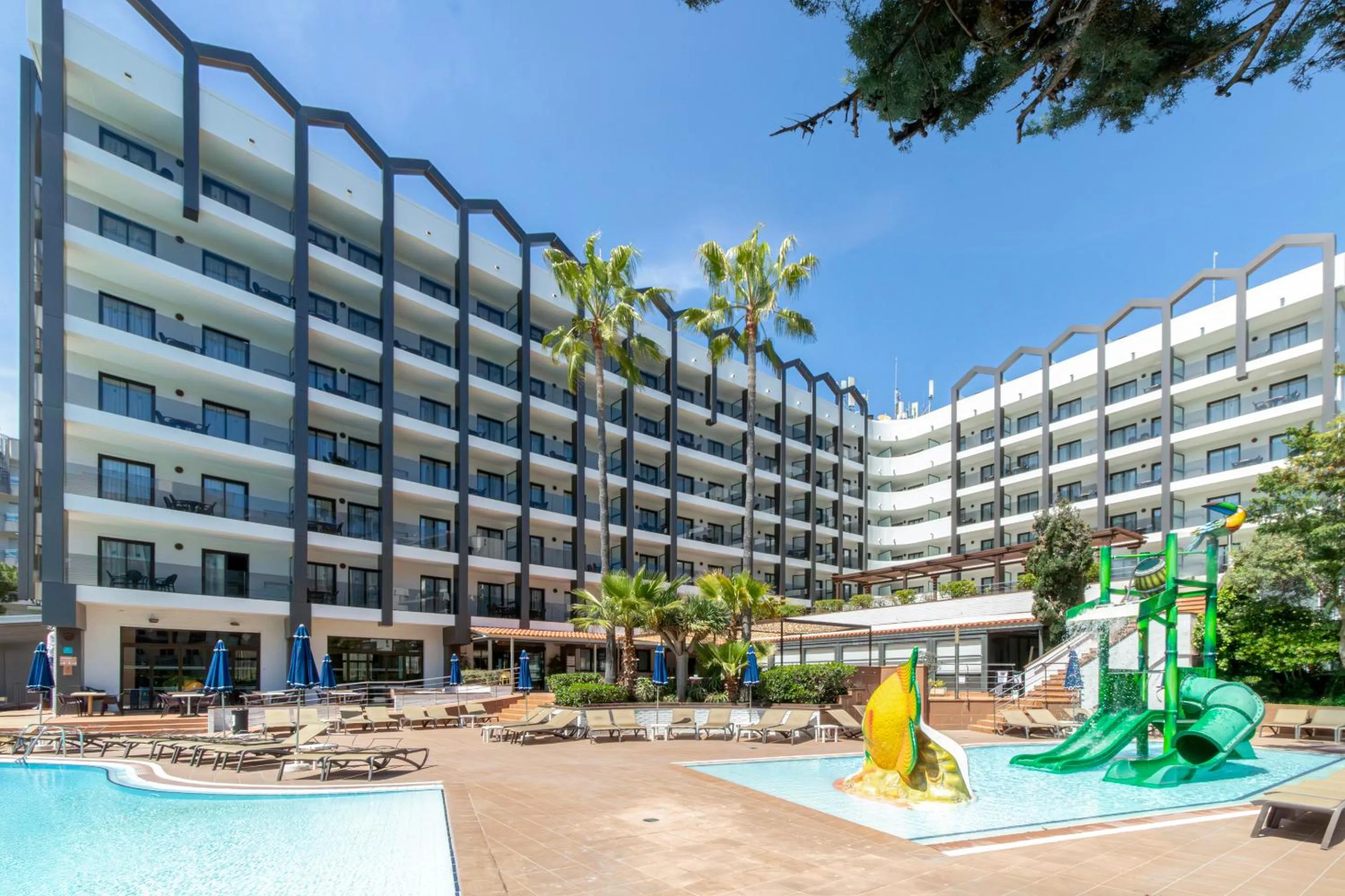 Property building in Golden Avenida Family Suites 4*