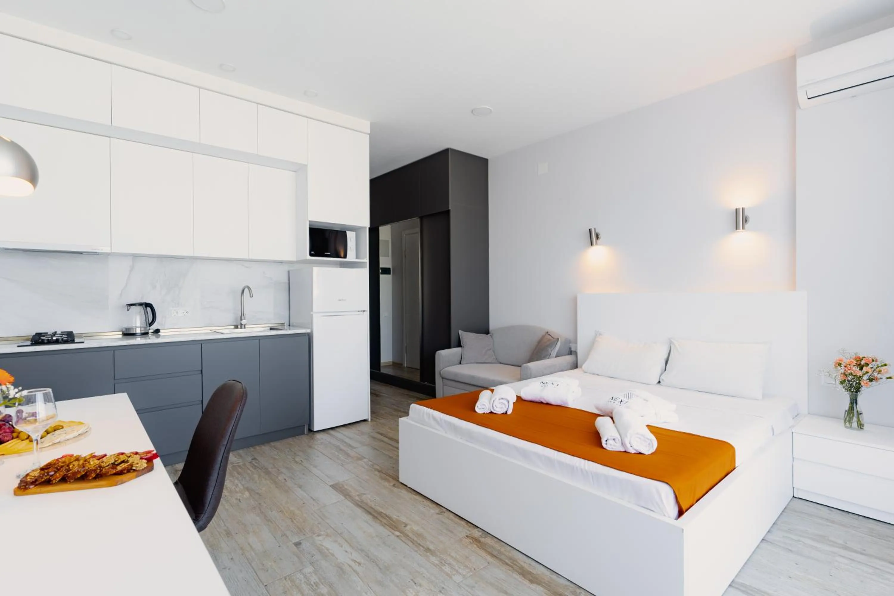 Kitchen or kitchenette, Bed in Next Orange Aparthotel OFFICIAL