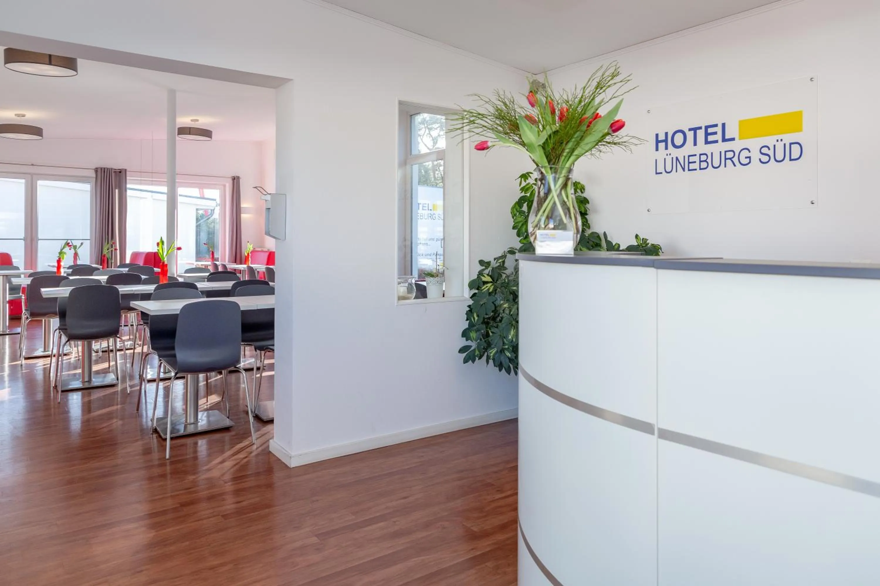 Lobby or reception in Hotel Lüneburg Süd