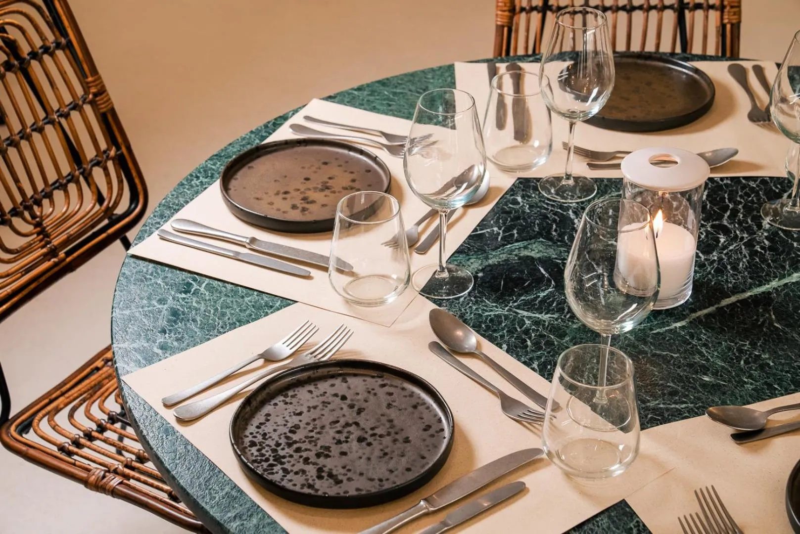 Restaurant/places to eat in Koukoumi Vegan Boutique Hotel