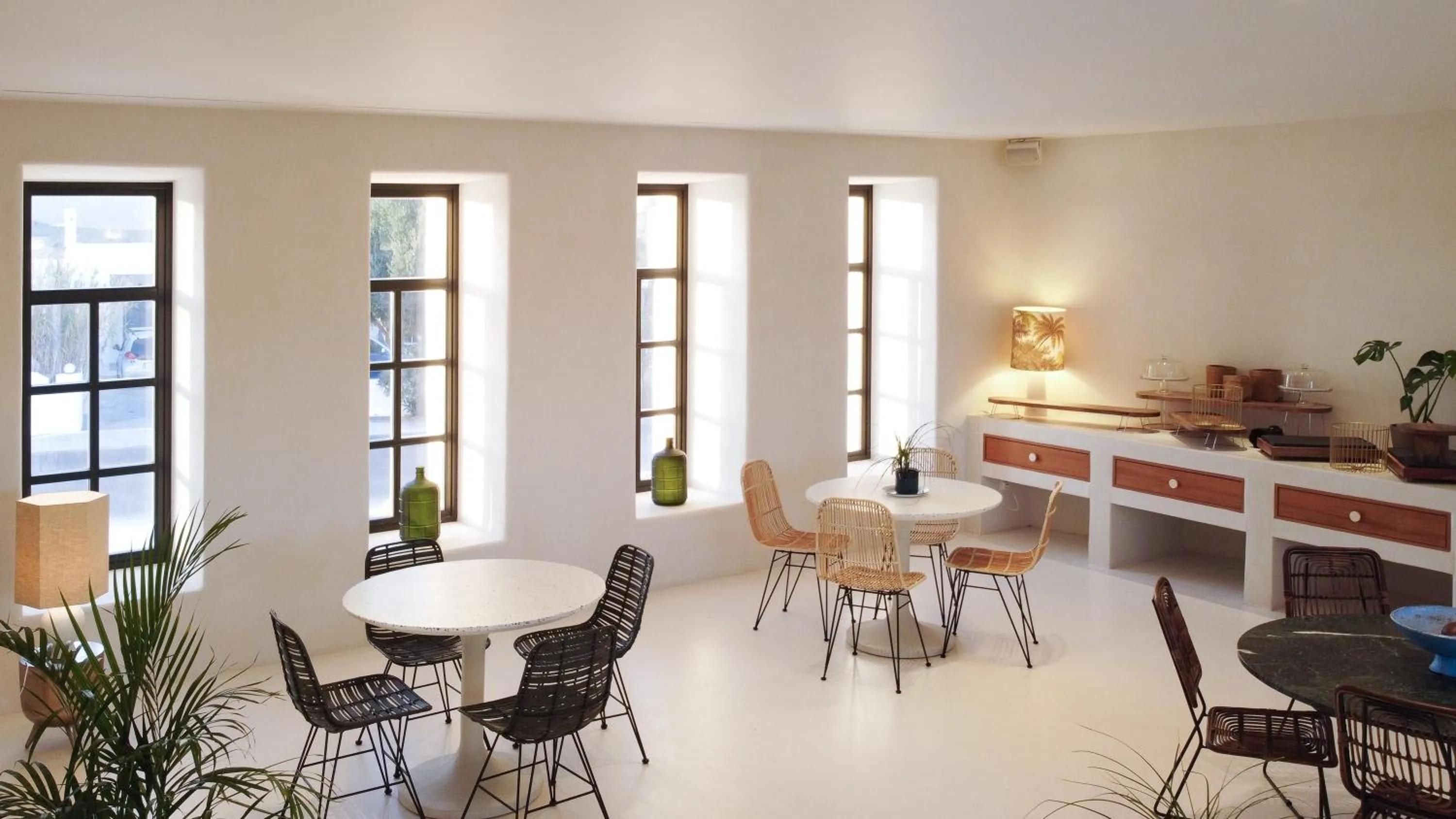 Restaurant/places to eat in Koukoumi Vegan Boutique Hotel