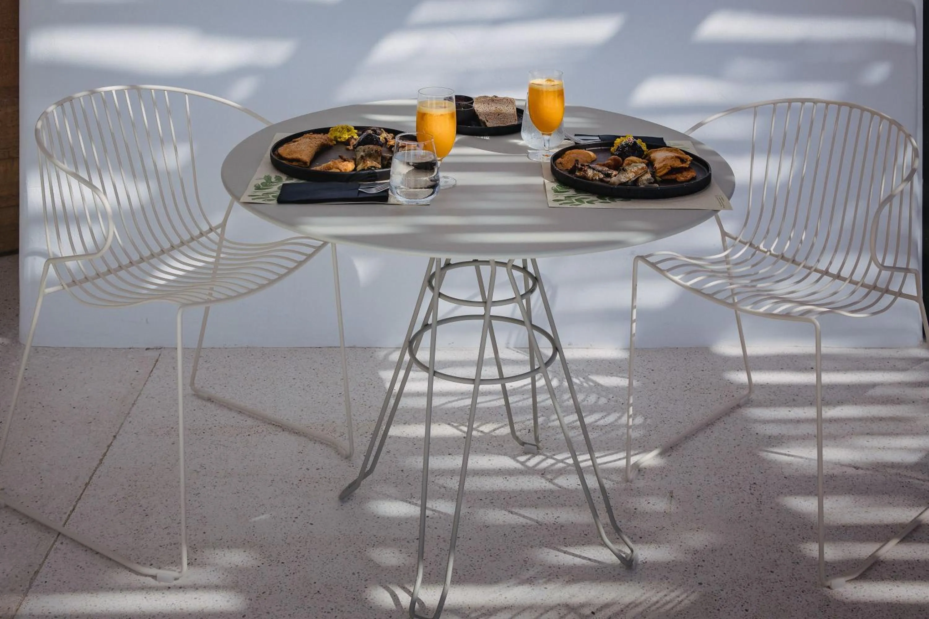 Restaurant/places to eat in Koukoumi Vegan Boutique Hotel