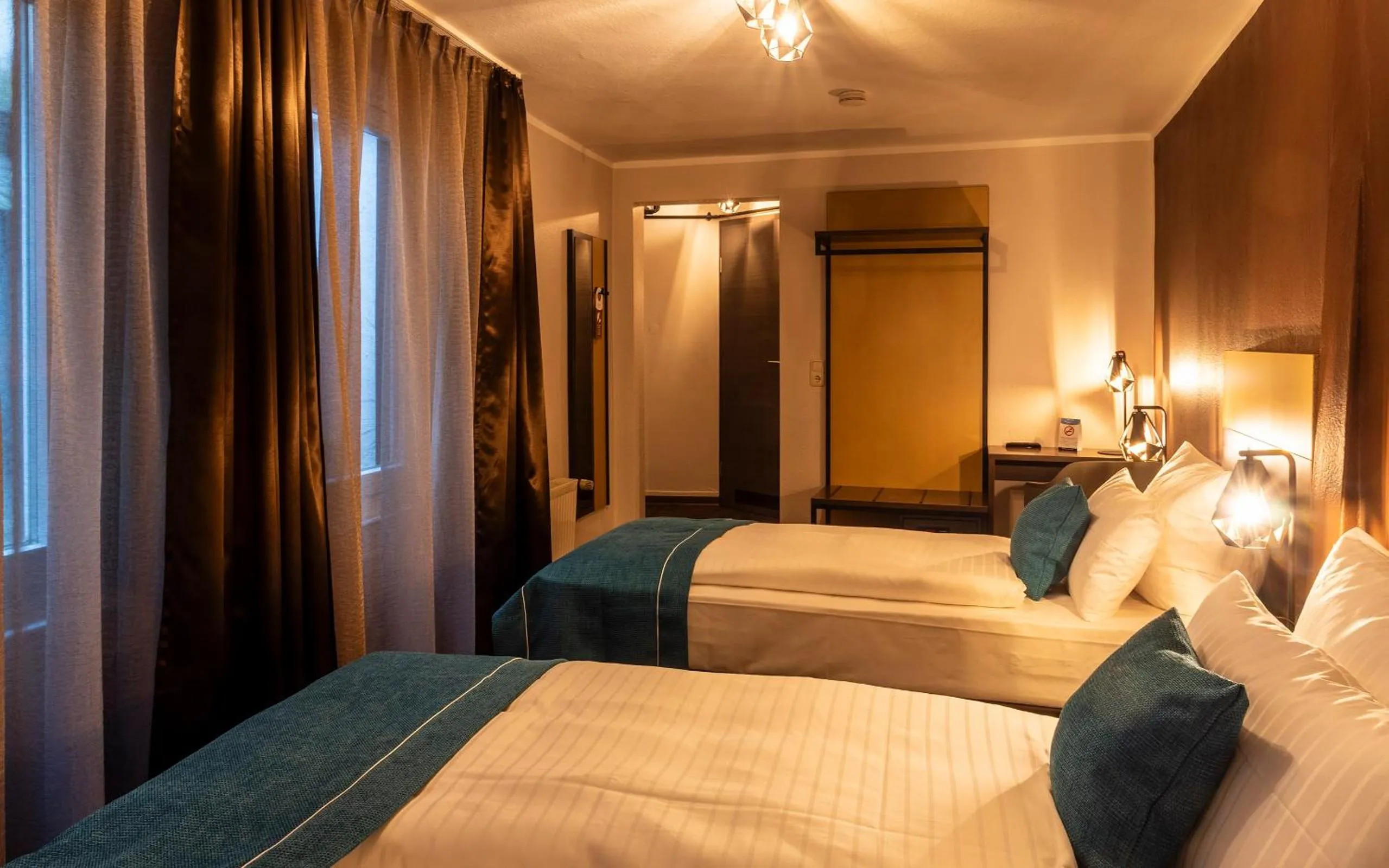 Bedroom, Bed in Trip Inn Hotel Sachsenhausen