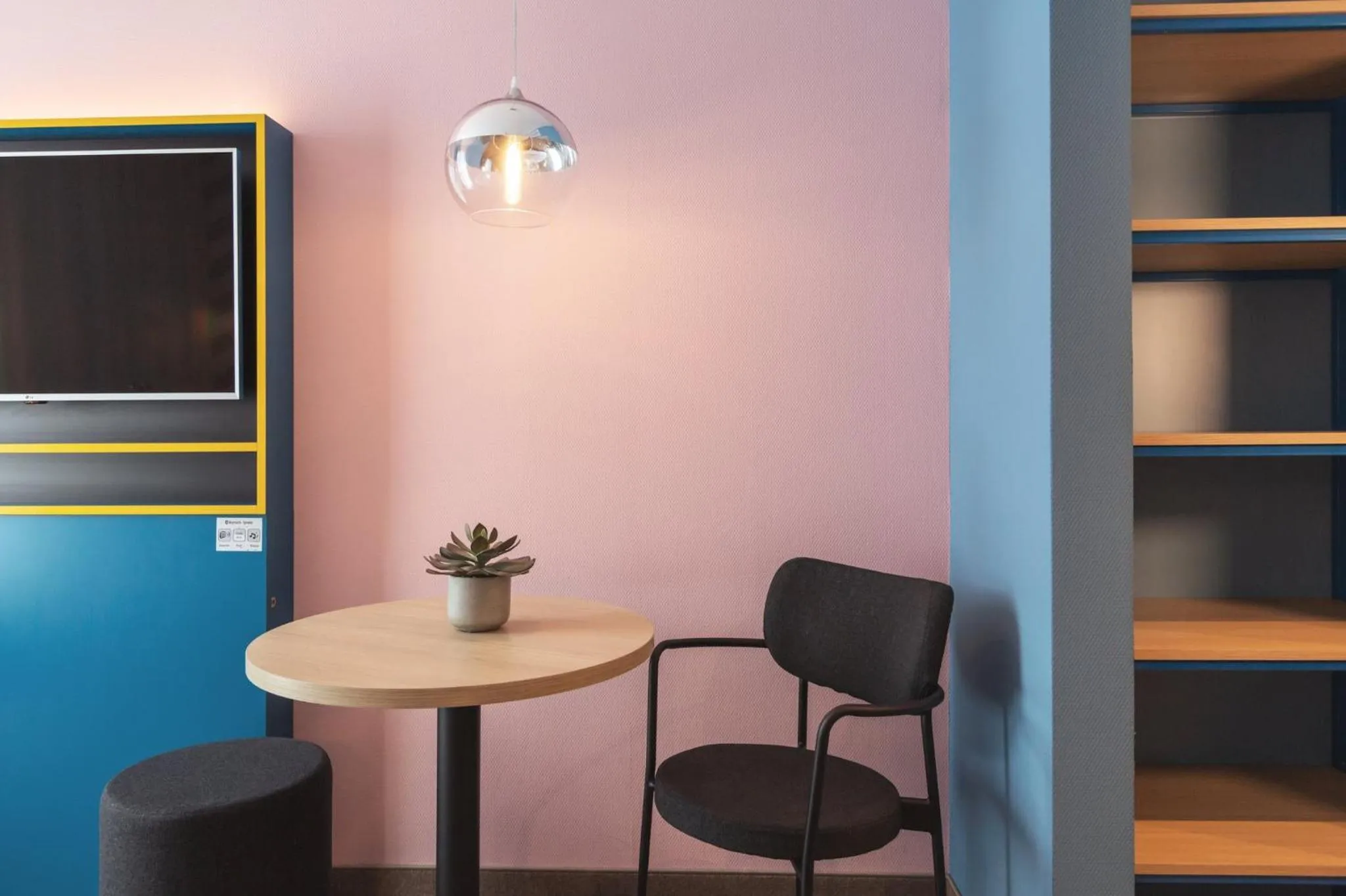 Photo of the whole room in Holiday Inn - the niu, Belt Frankfurt Eschborn by IHG