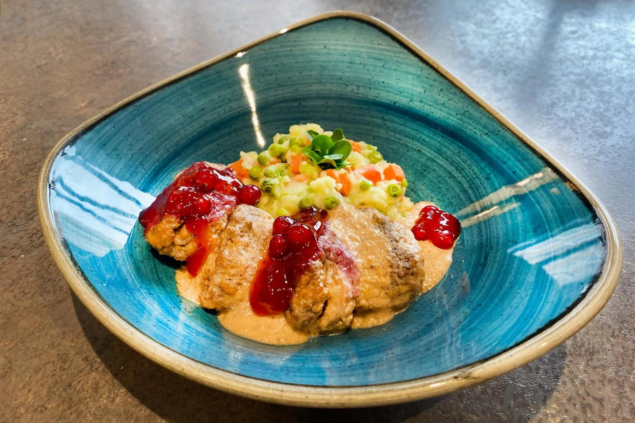 Restaurant/places to eat in Holiday Inn - the niu, Seven Dusseldorf Ost by IHG