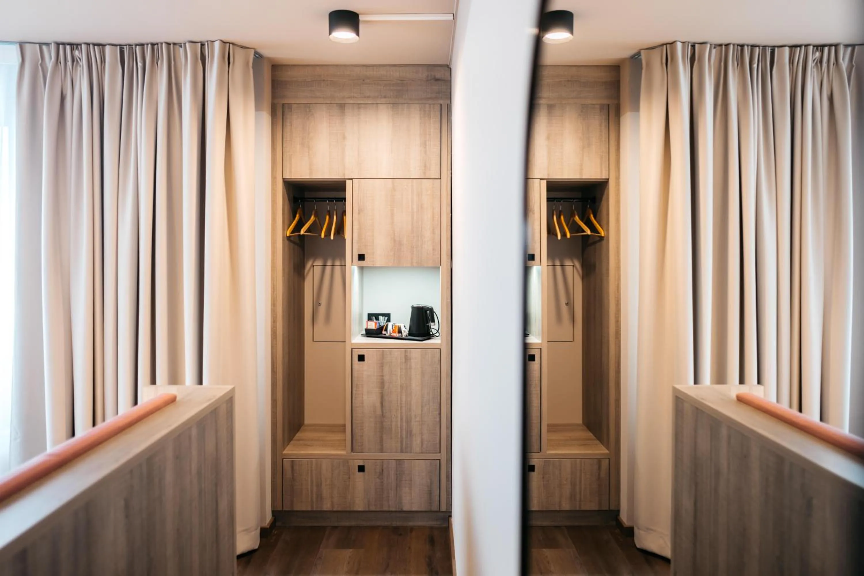 wardrobe in City Park Hotel