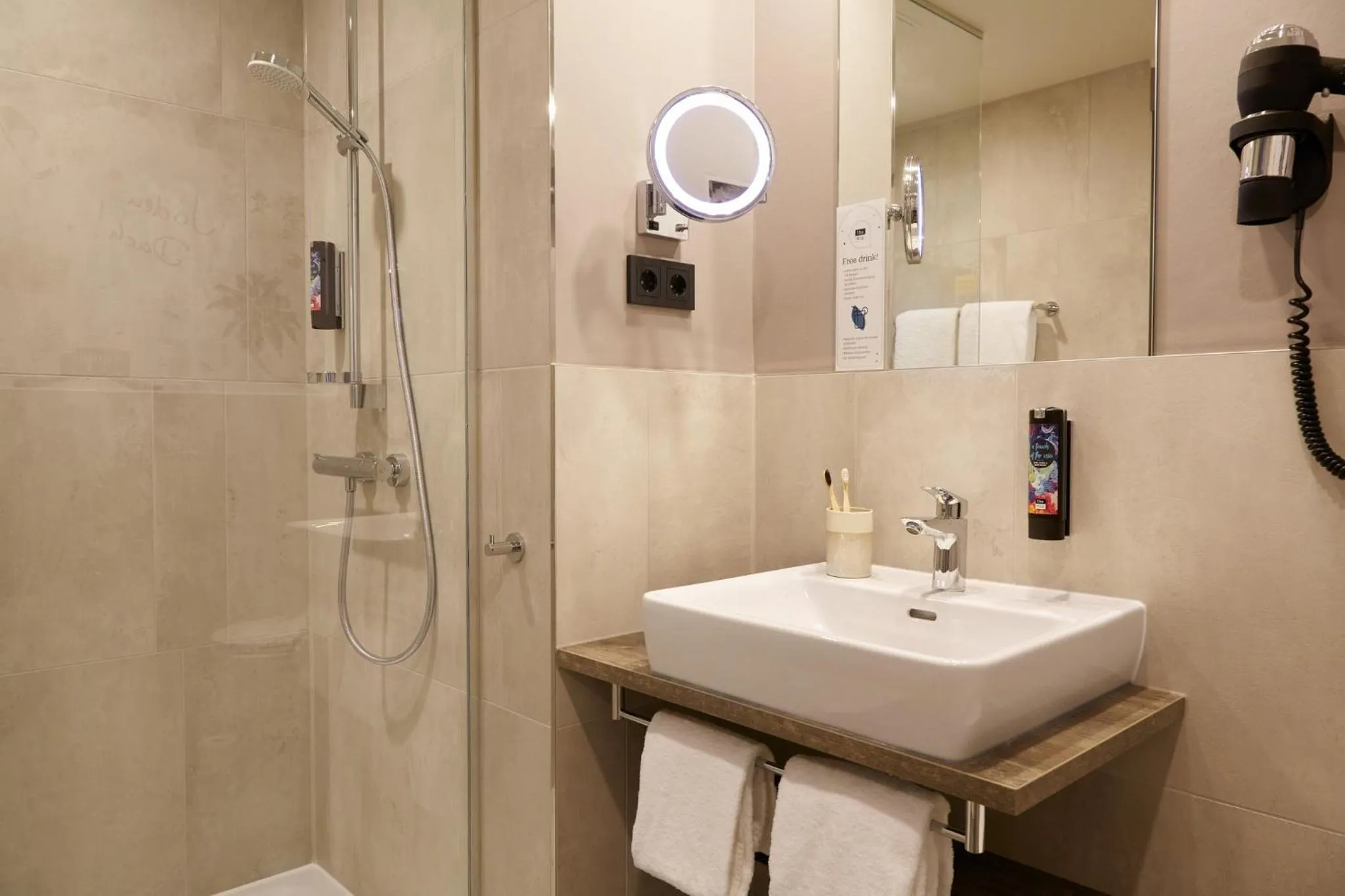 Bathroom in Holiday Inn - the niu, Hub Dusseldorf Messe by IHG