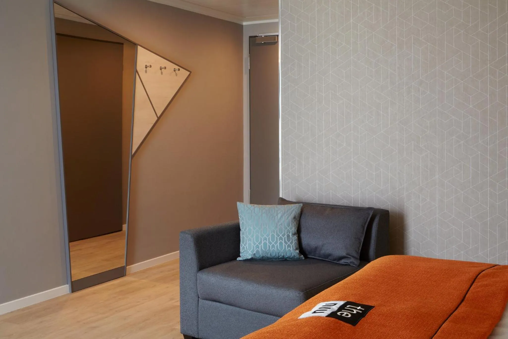 Photo of the whole room in Holiday Inn - the niu, Hub Dusseldorf Messe by IHG