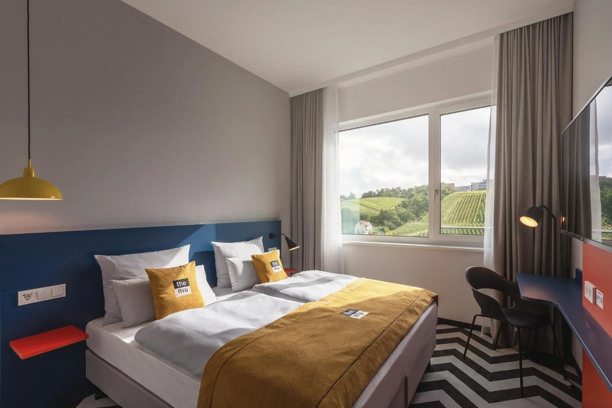 Photo of the whole room, Bed in Holiday Inn - the niu, Form Stuttgart Feuerbach by IHG