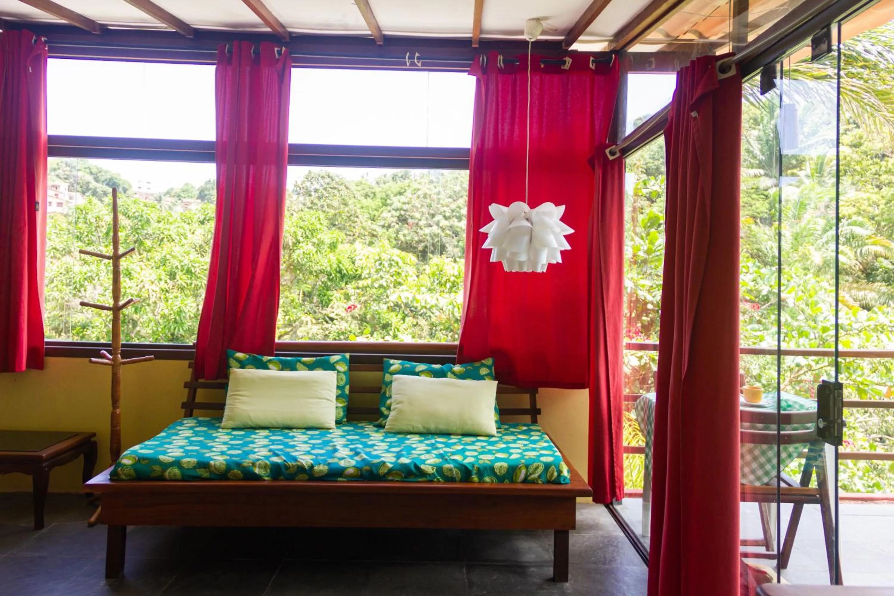 Balcony/Terrace, Bed in Pousada Aquarela