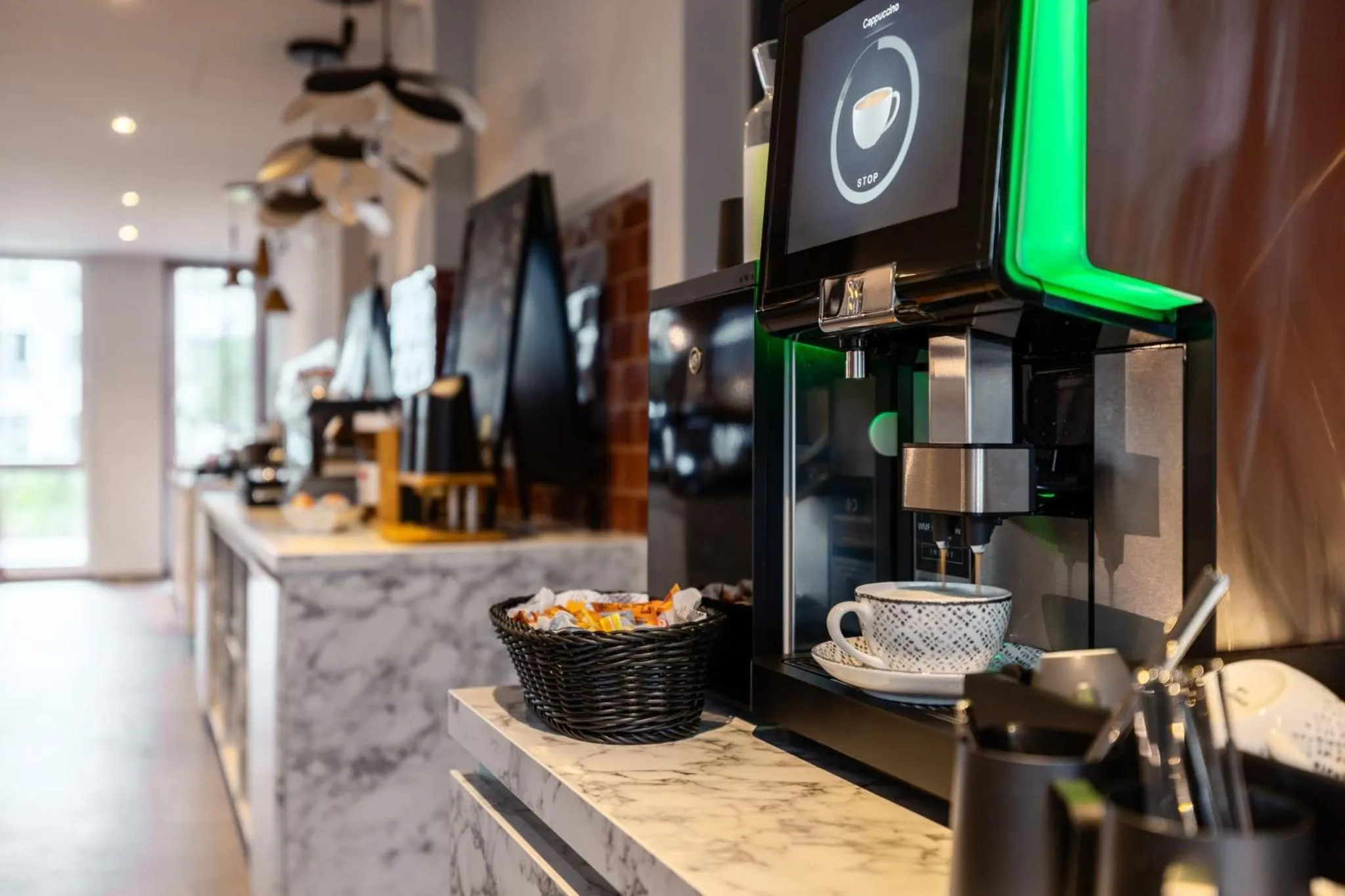 Restaurant/places to eat in Holiday Inn - the niu, Pax Berlin Airport by IHG