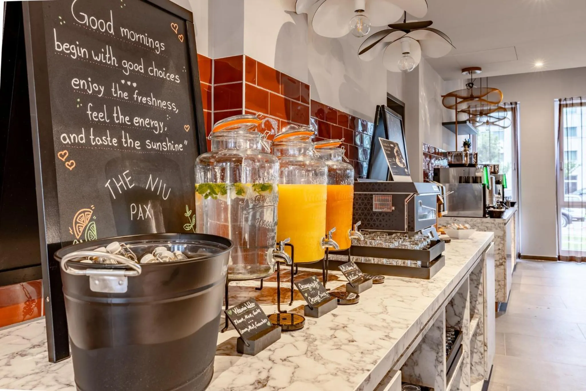 Restaurant/places to eat in Holiday Inn - the niu, Pax Berlin Airport by IHG