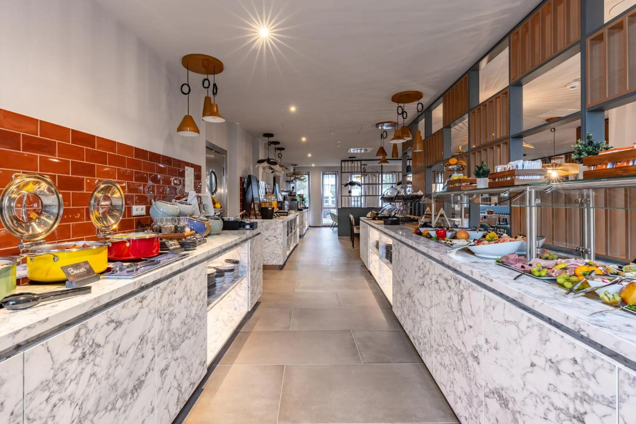 Restaurant/places to eat in Holiday Inn - the niu, Pax Berlin Airport by IHG