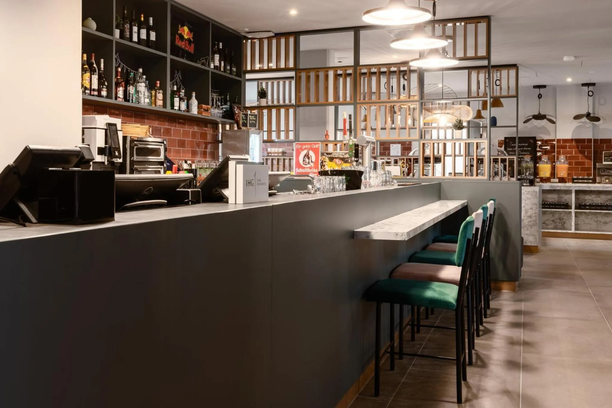 Lounge or bar in Holiday Inn - the niu, Pax Berlin Airport by IHG