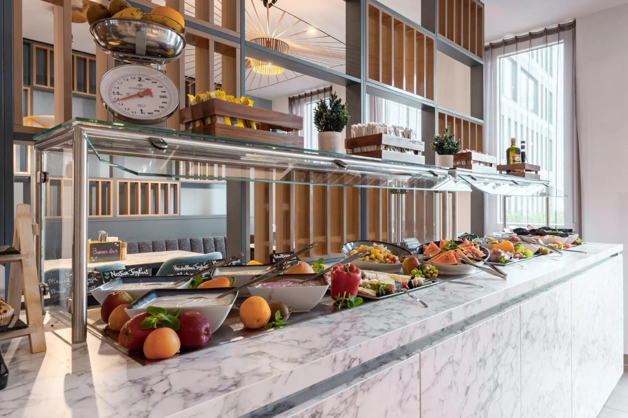 Restaurant/places to eat in Holiday Inn - the niu, Pax Berlin Airport by IHG