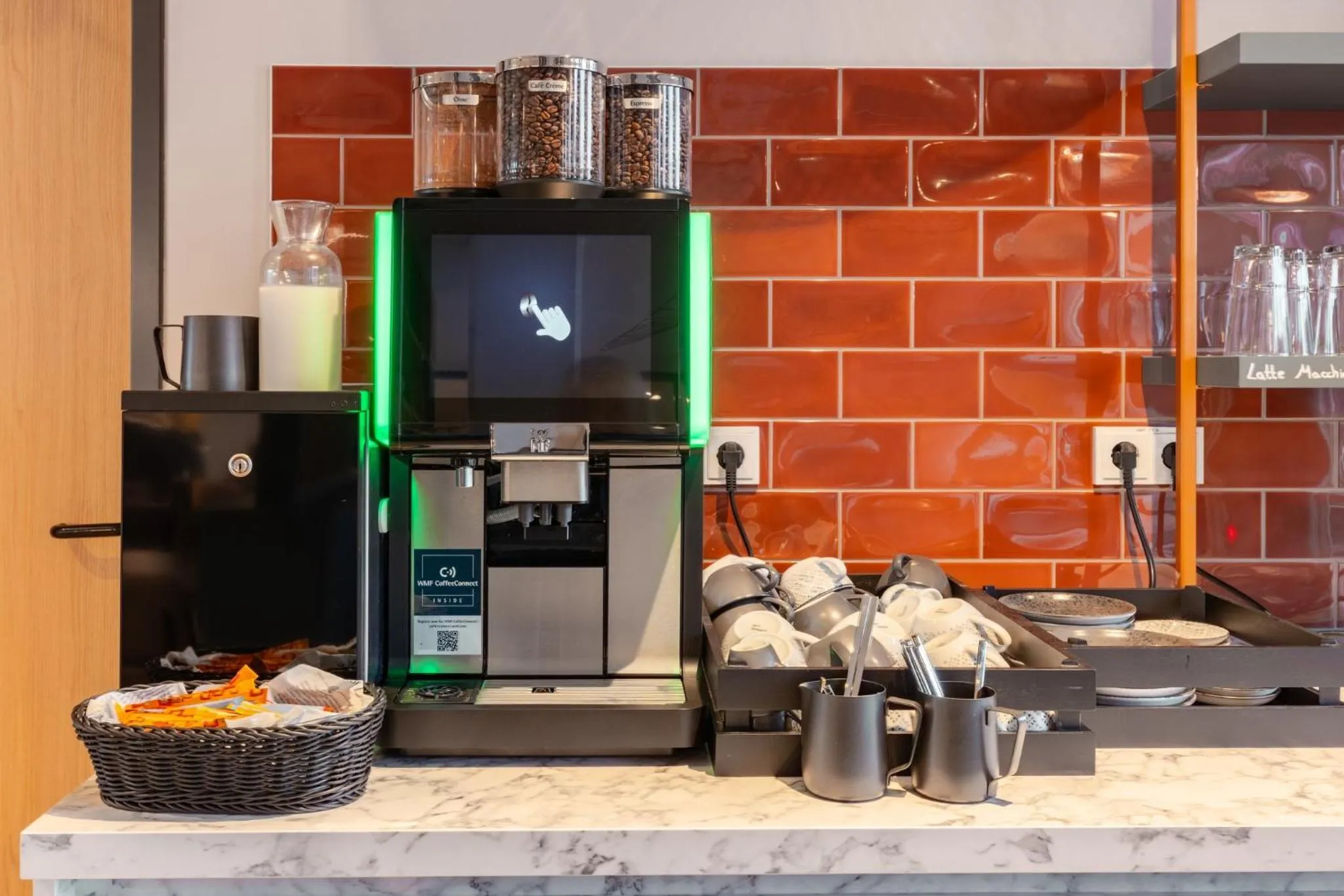 Restaurant/places to eat in Holiday Inn - the niu, Pax Berlin Airport by IHG