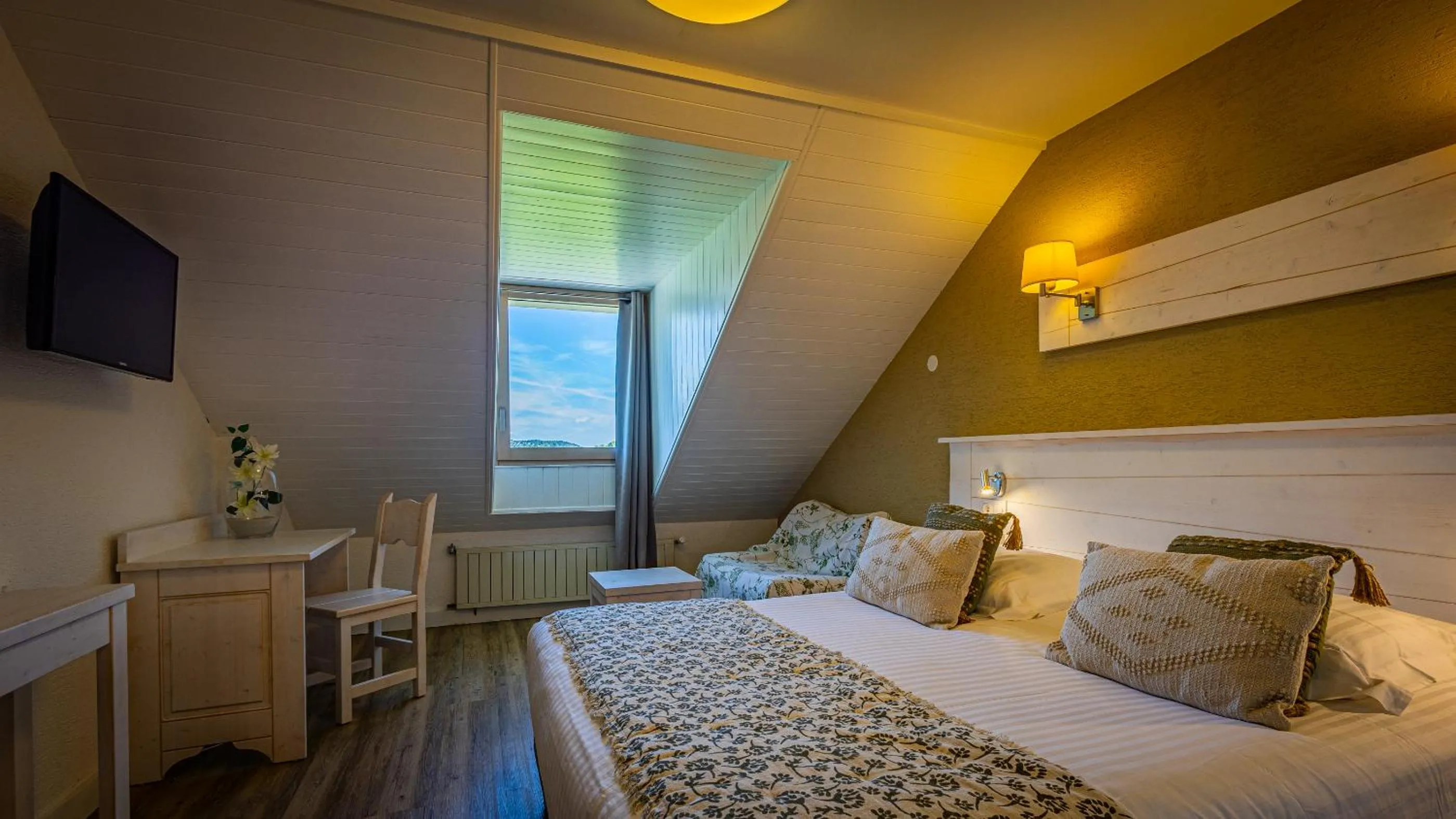 Bedroom, Bed in Hotel Lou Granva