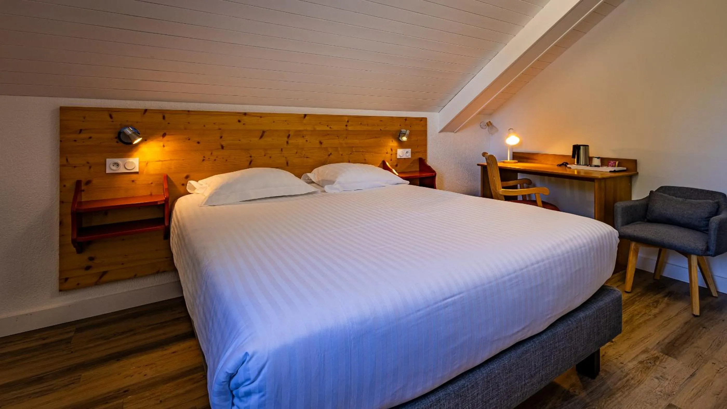 Bedroom, Bed in Hotel Lou Granva