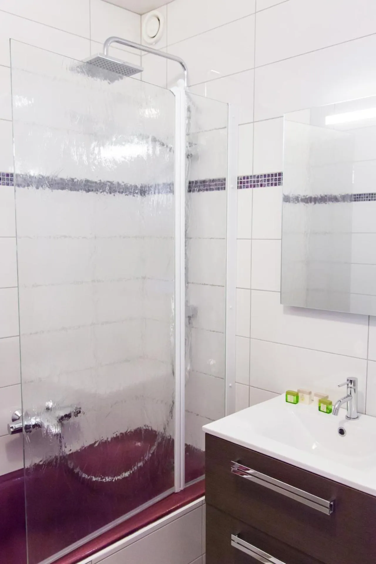 Shower in Hotel Lou Granva