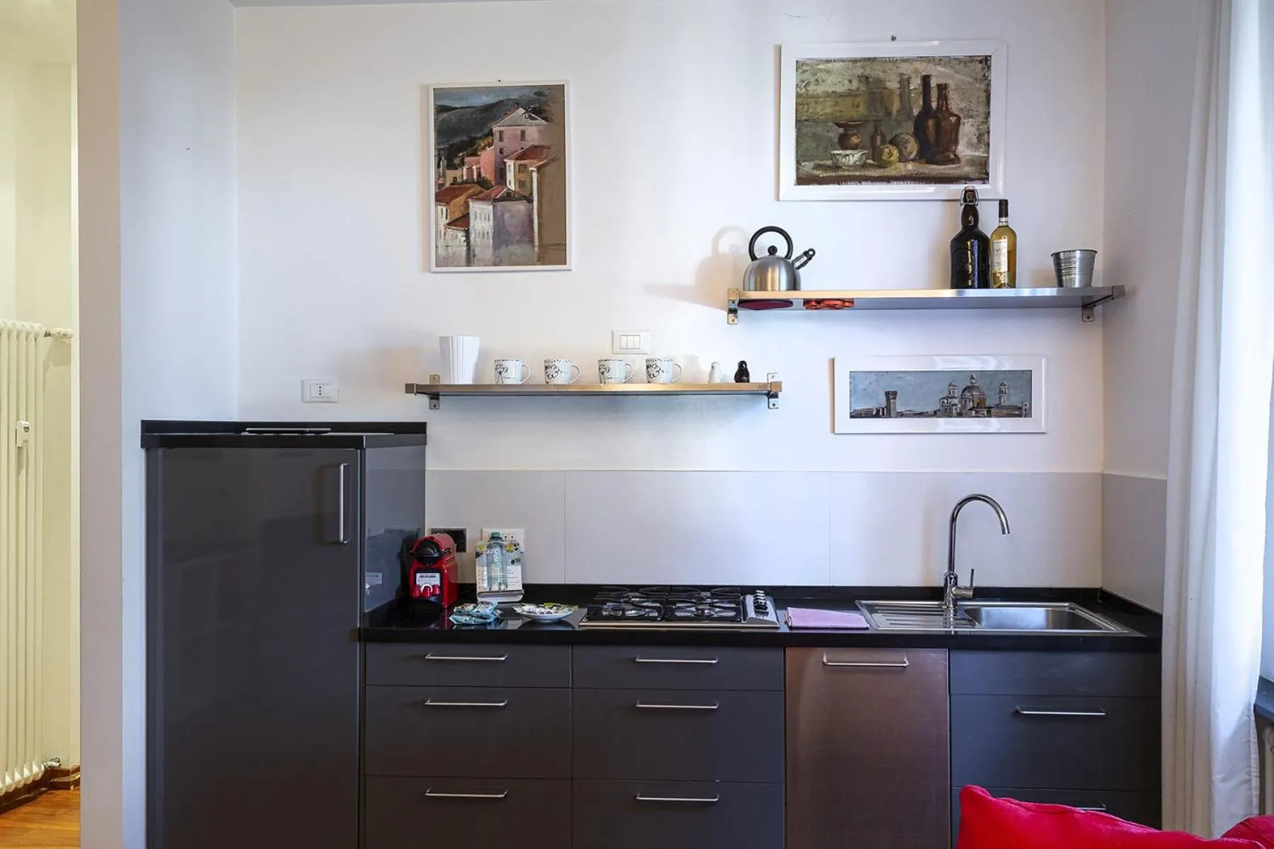 Kitchen or kitchenette in Cozy Family Apartment in Castelletto by Wonderful Italy